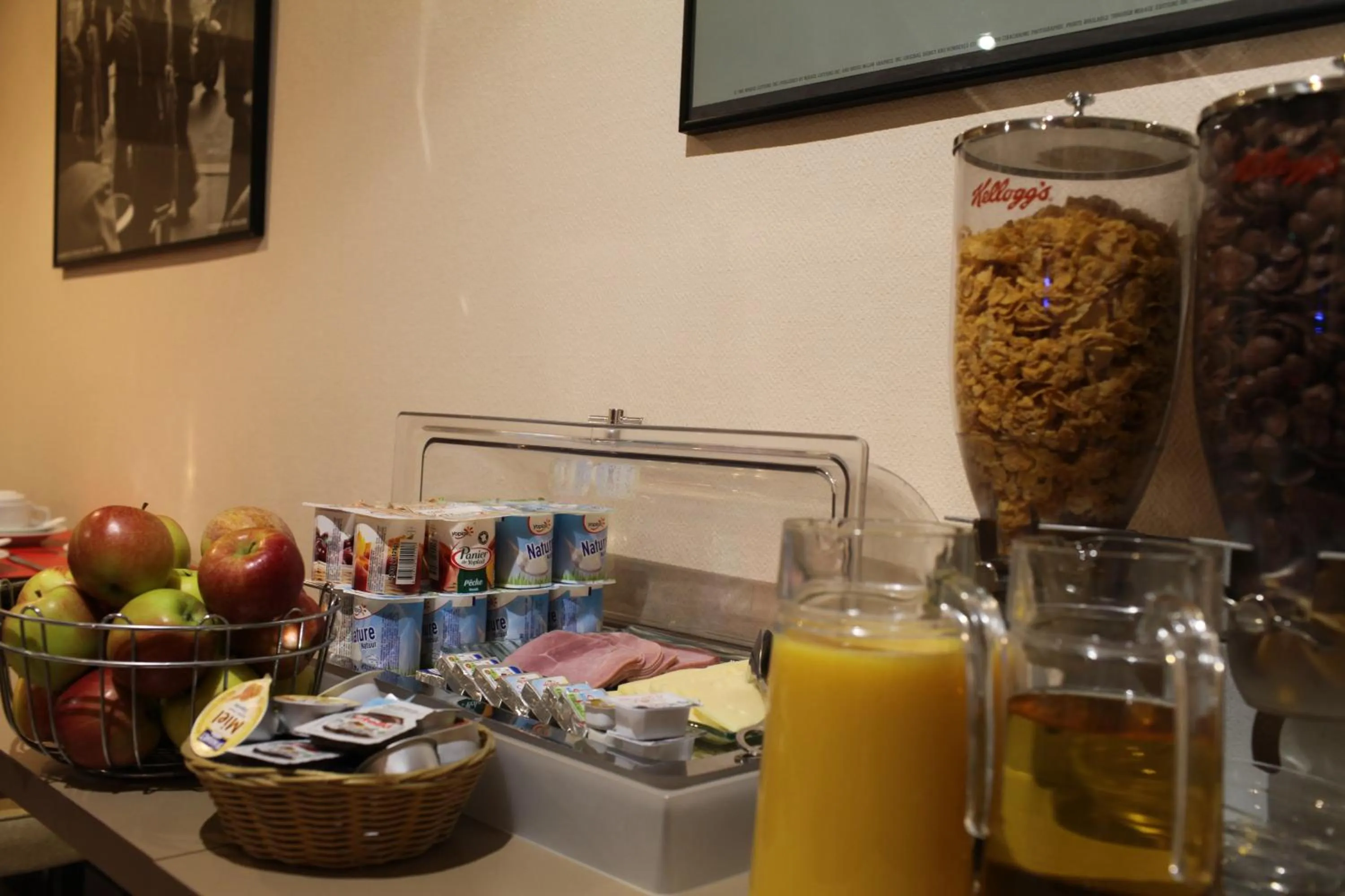 Food and drinks in Hôtel Alane