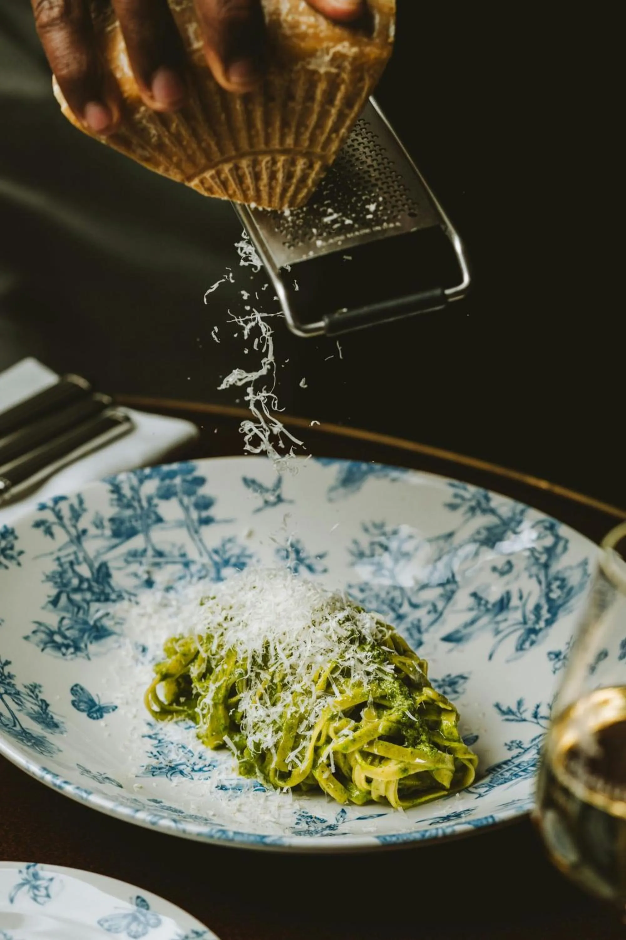 Restaurant/places to eat in Prince de Galles, a Luxury Collection hotel, Paris