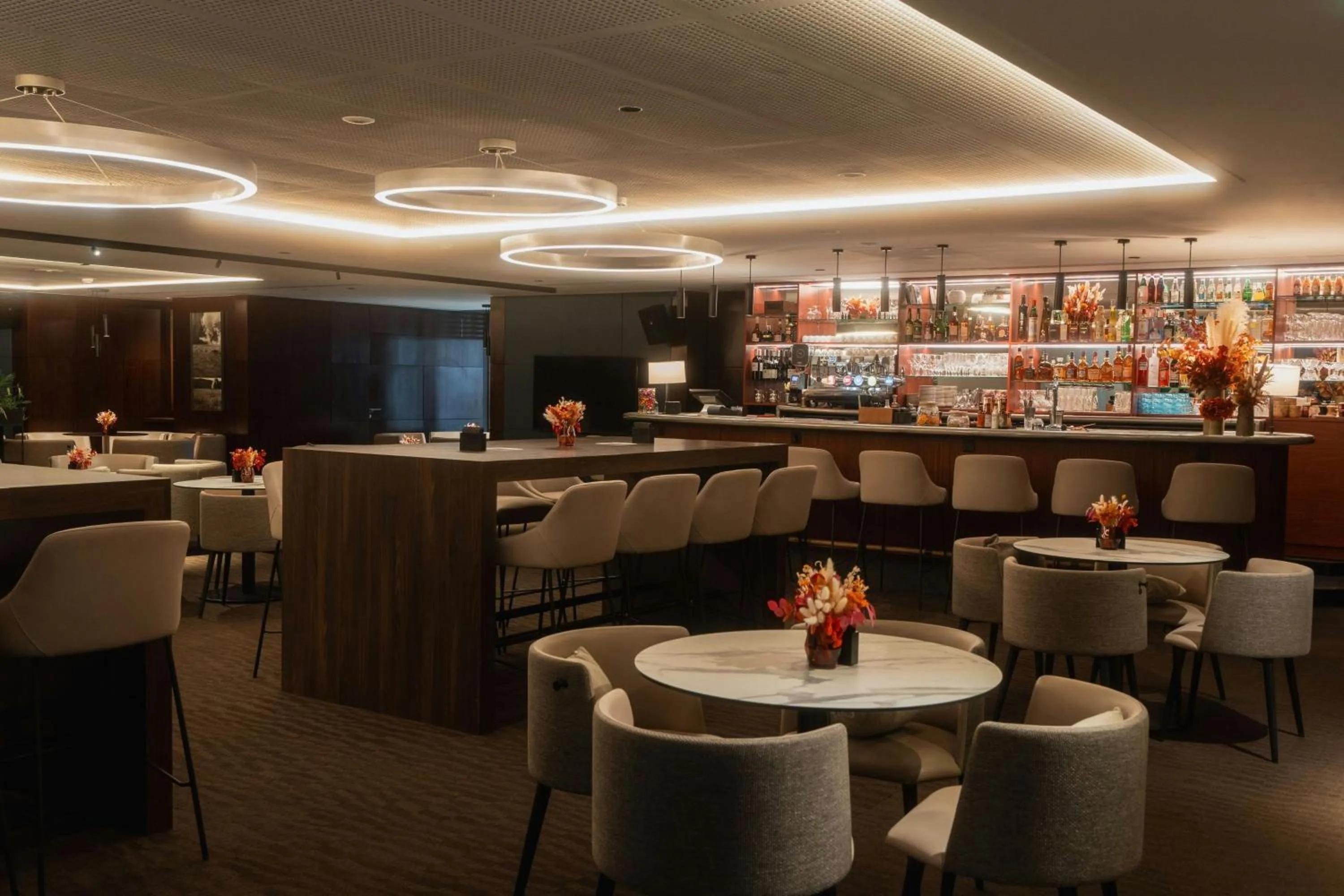 Lounge or bar in Sheraton Paris Charles de Gaulle Airport Hotel