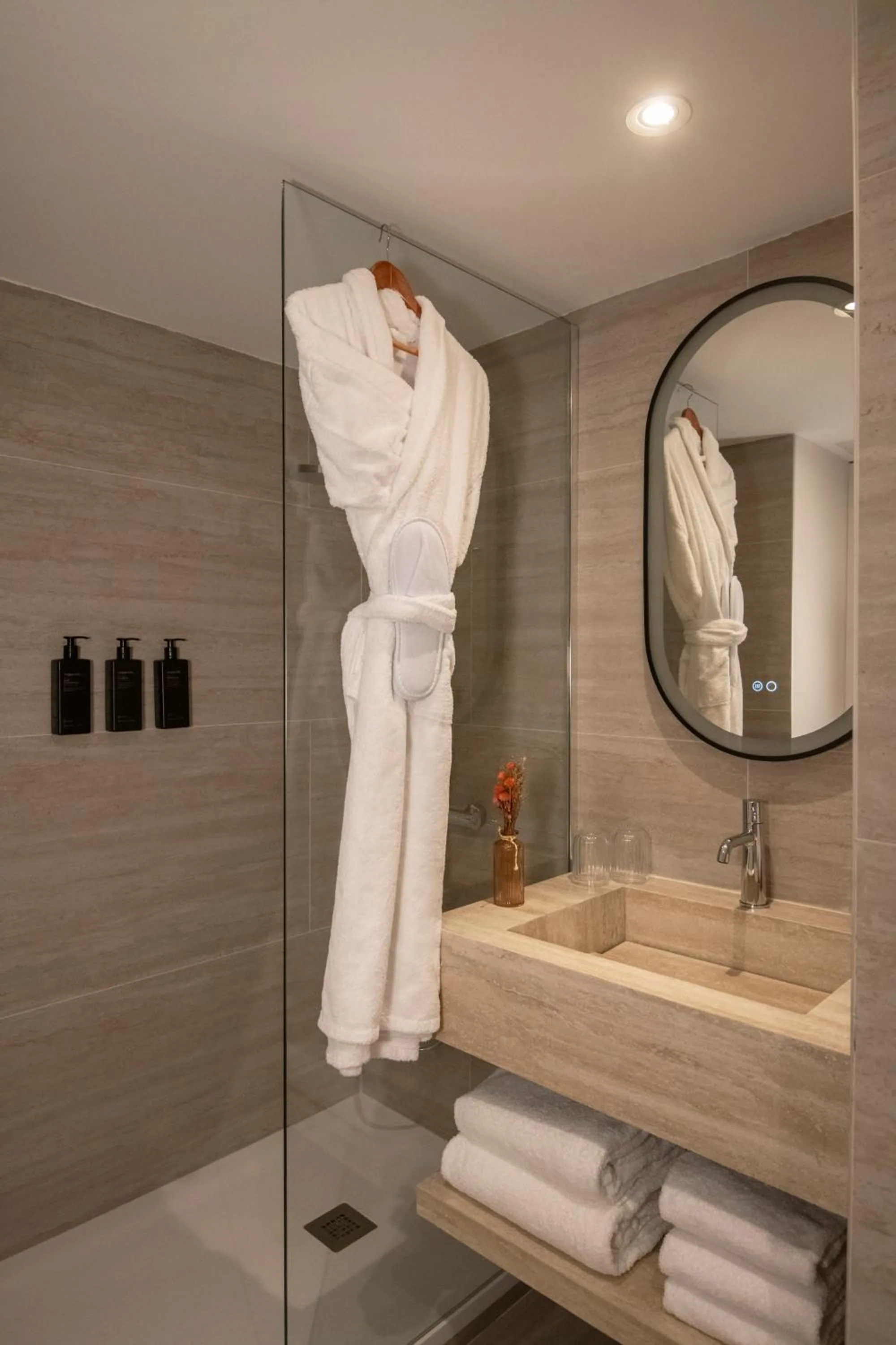 Bathroom in Hotel Amarante Cannes