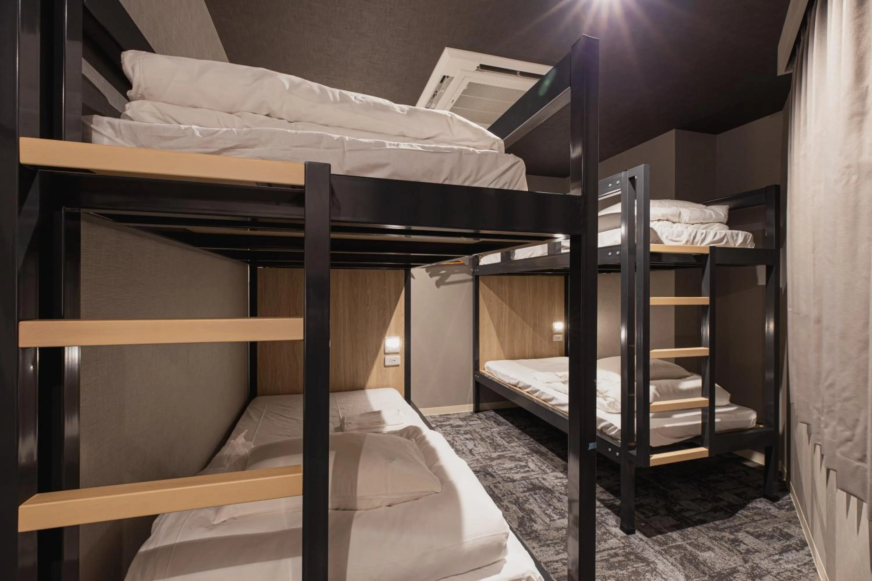 Bedroom, Bed in Mash Cafe & Bed NAGANO