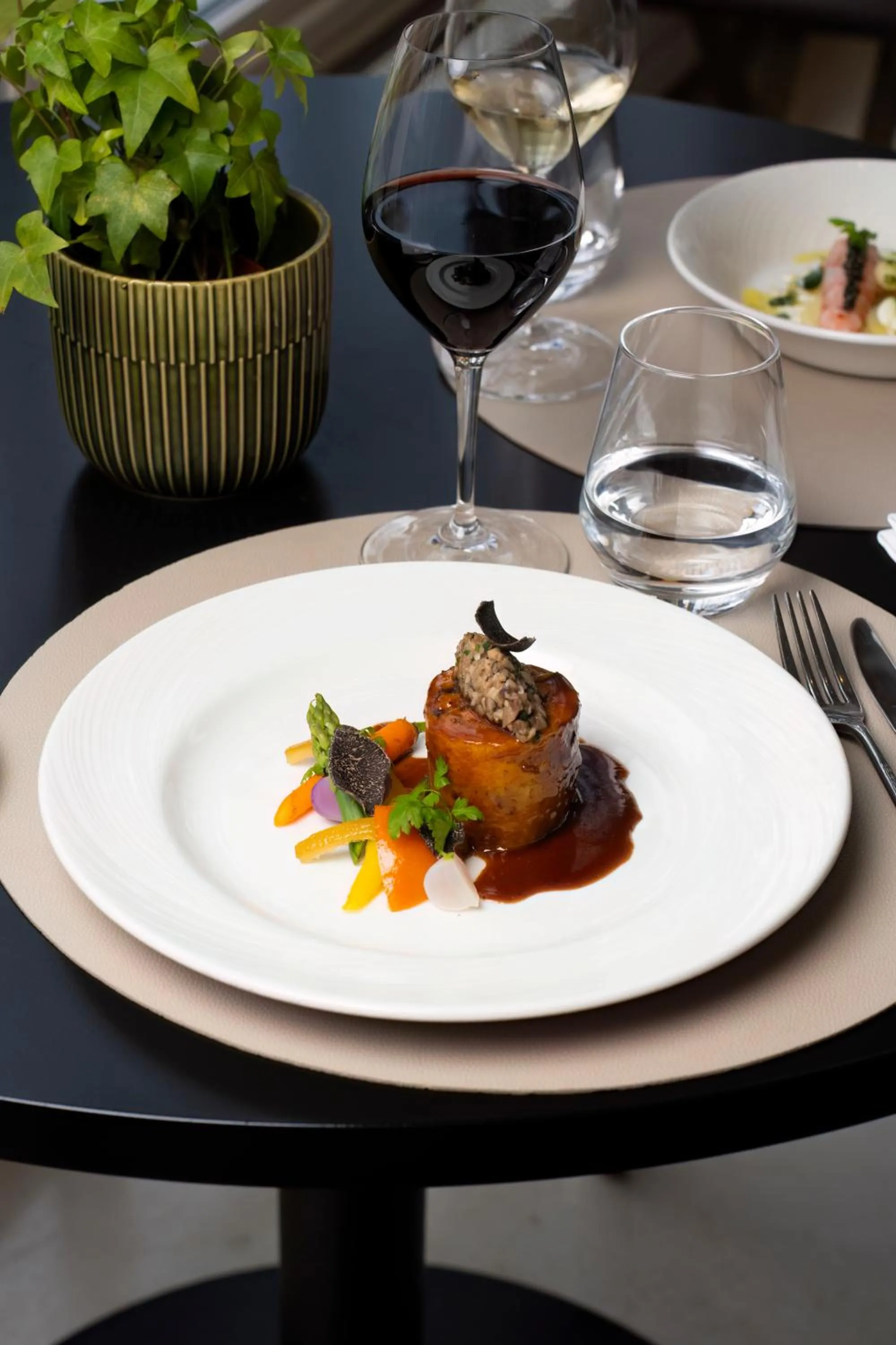 Restaurant/places to eat in Waldorf Astoria Versailles - Trianon Palace