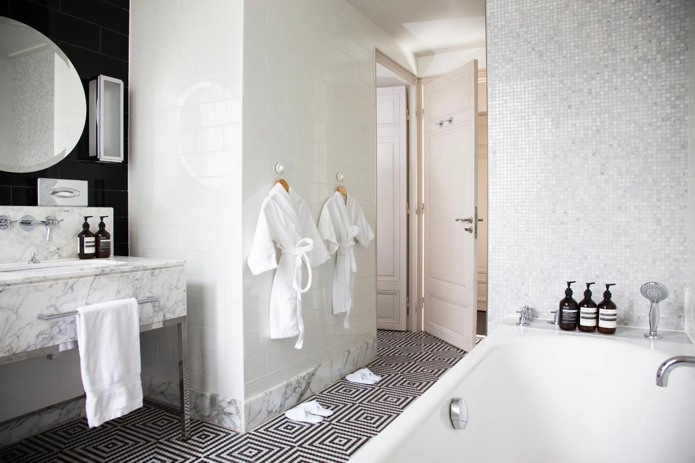 Bathroom in Waldorf Astoria Versailles - Trianon Palace