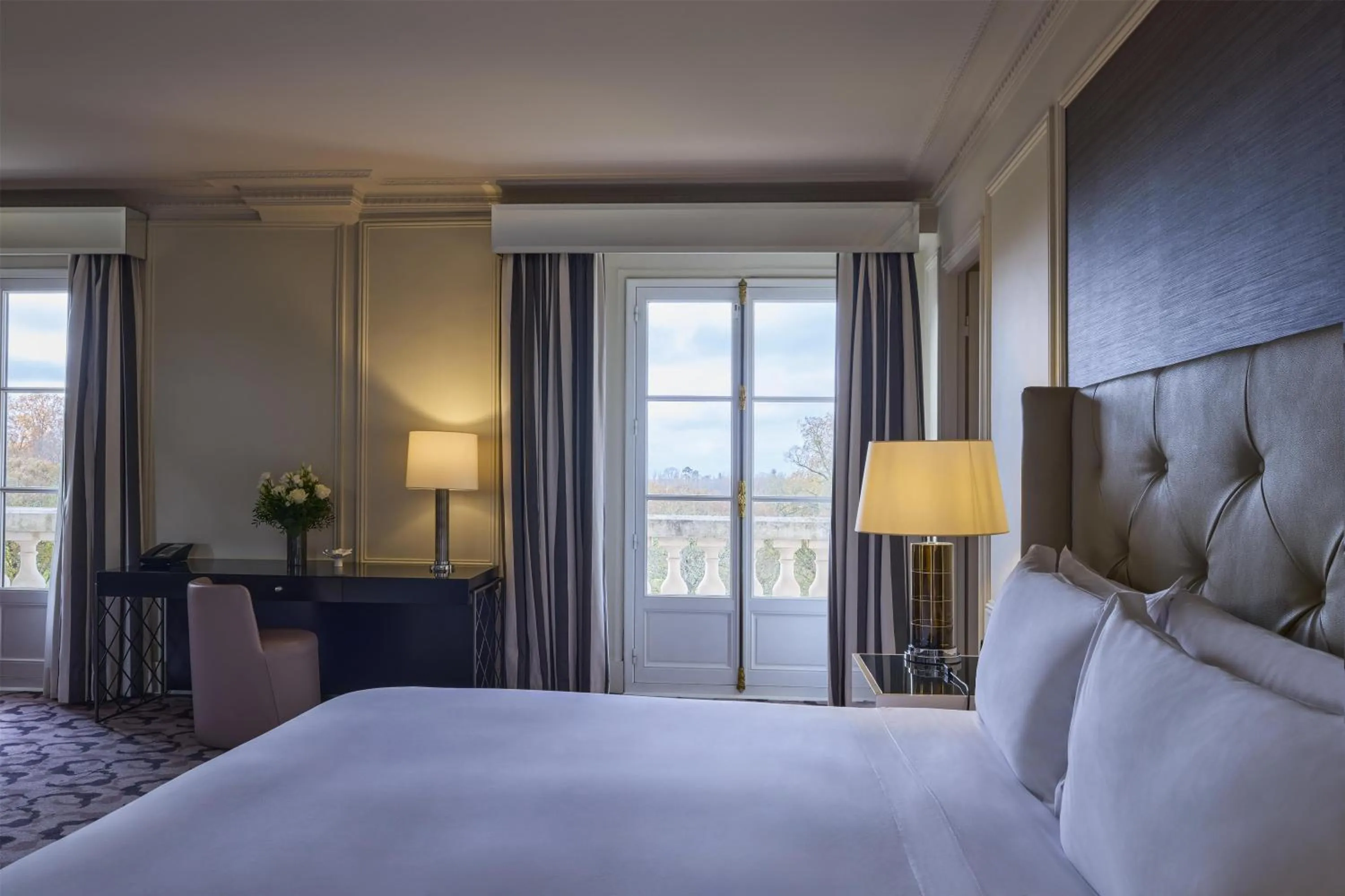 Bed in Waldorf Astoria Versailles - Trianon Palace