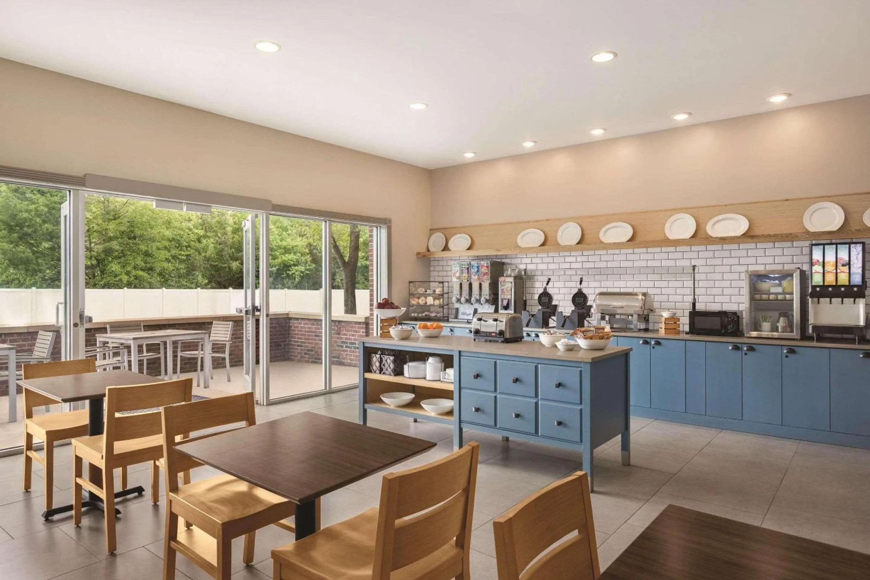 Food and drinks in Country Inn & Suites by Radisson, Conyers, GA