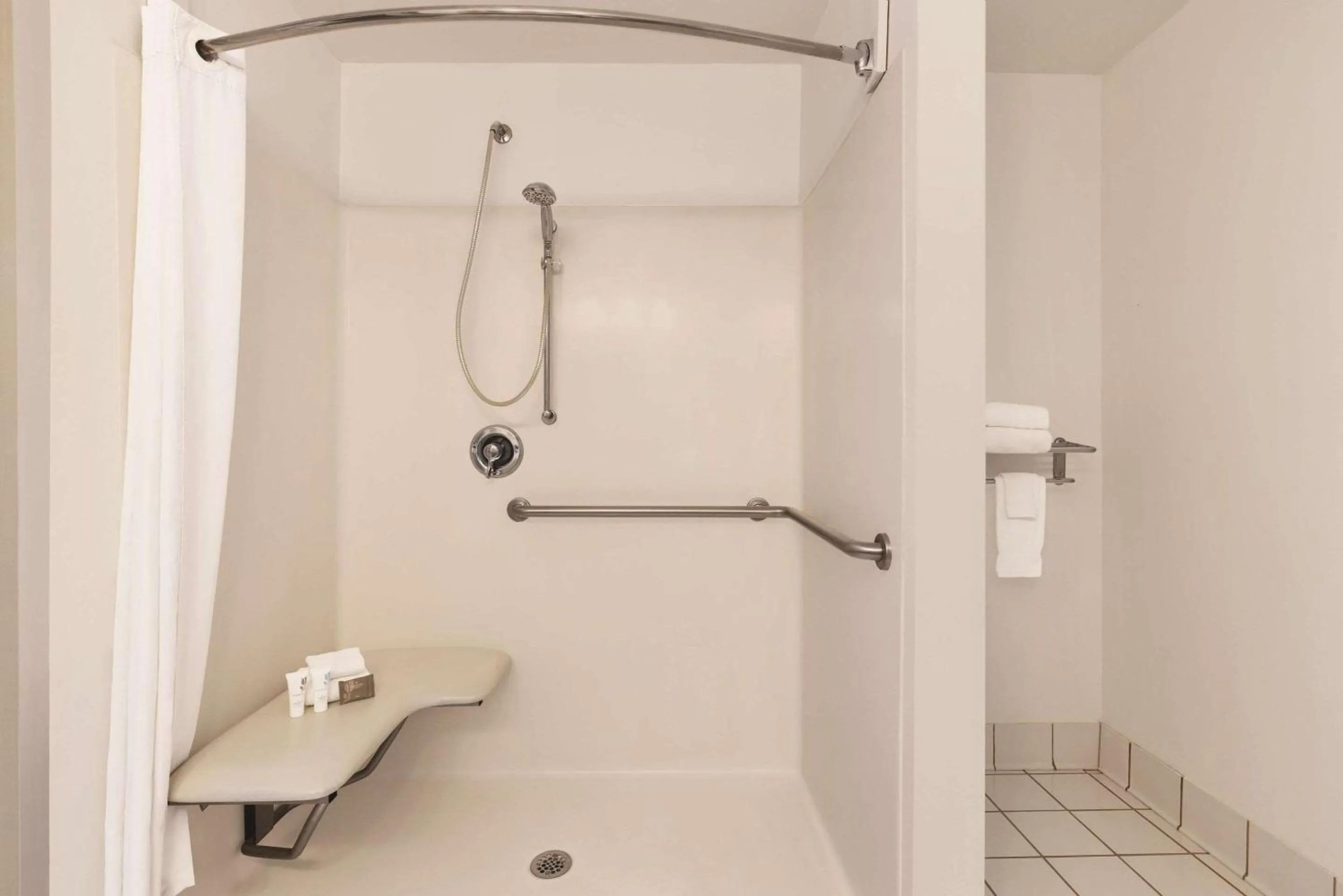 Shower in Country Inn & Suites by Radisson, Conyers, GA