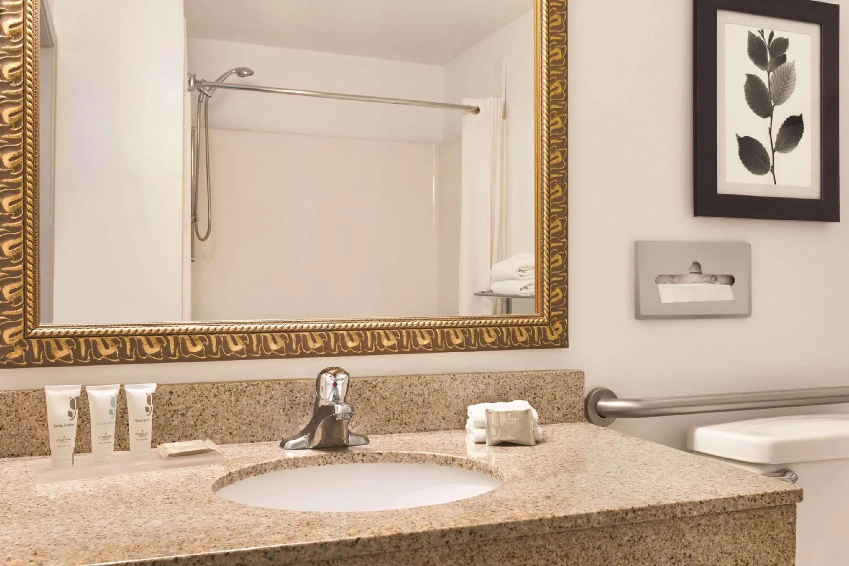 Bathroom in Country Inn & Suites by Radisson, Conyers, GA