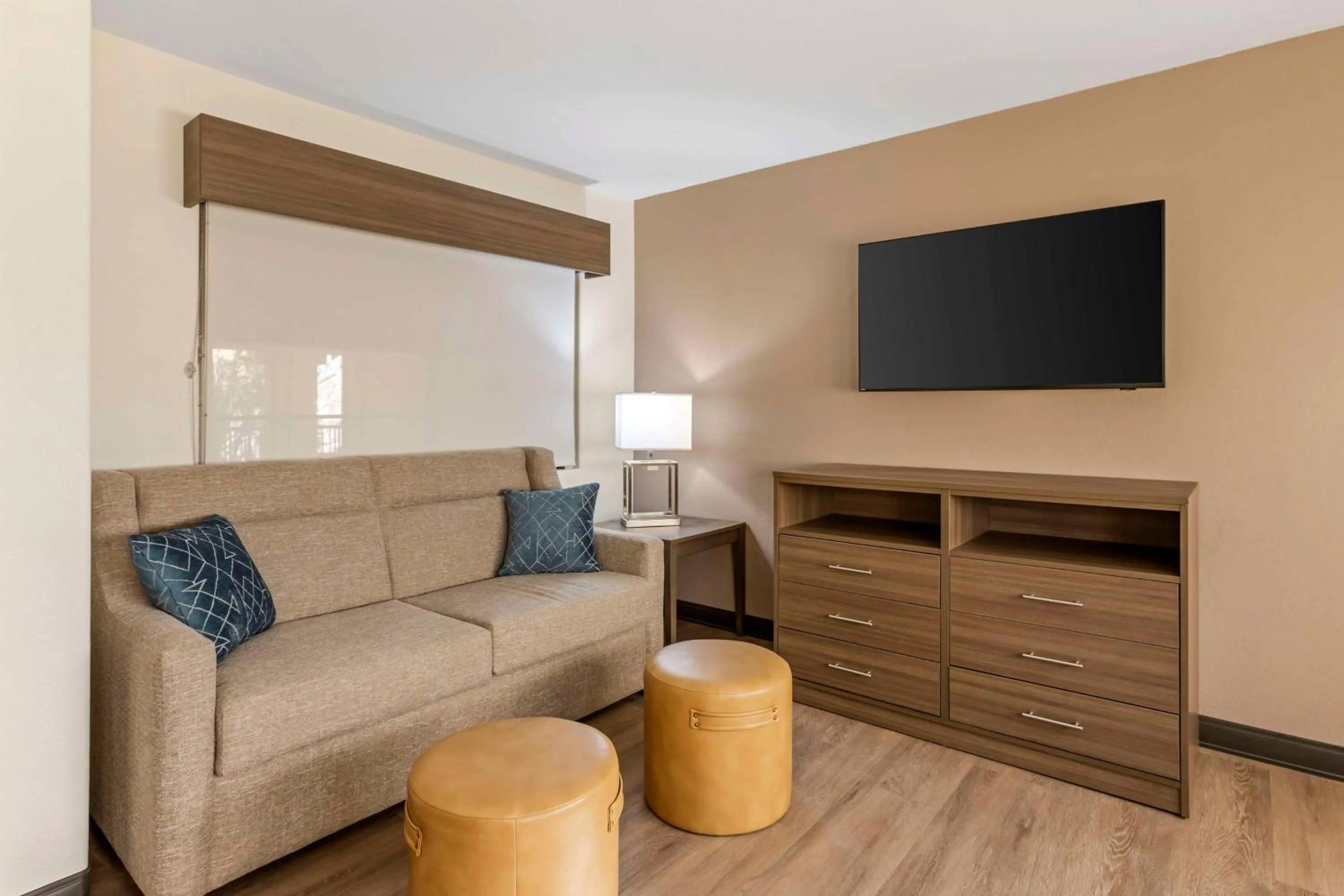 Bedroom in Best Western Desert Inn