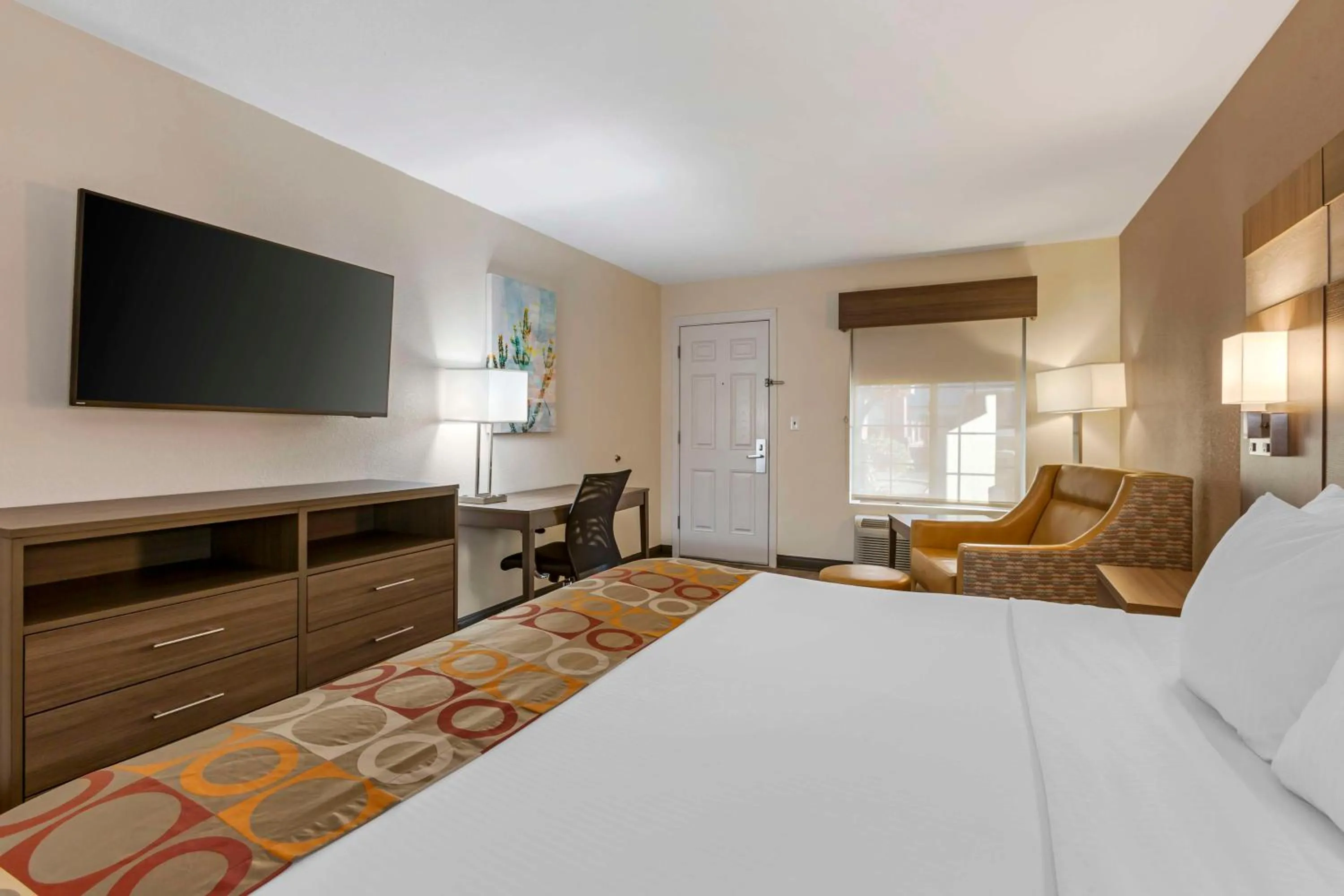 Bedroom, Bed in Best Western Desert Inn