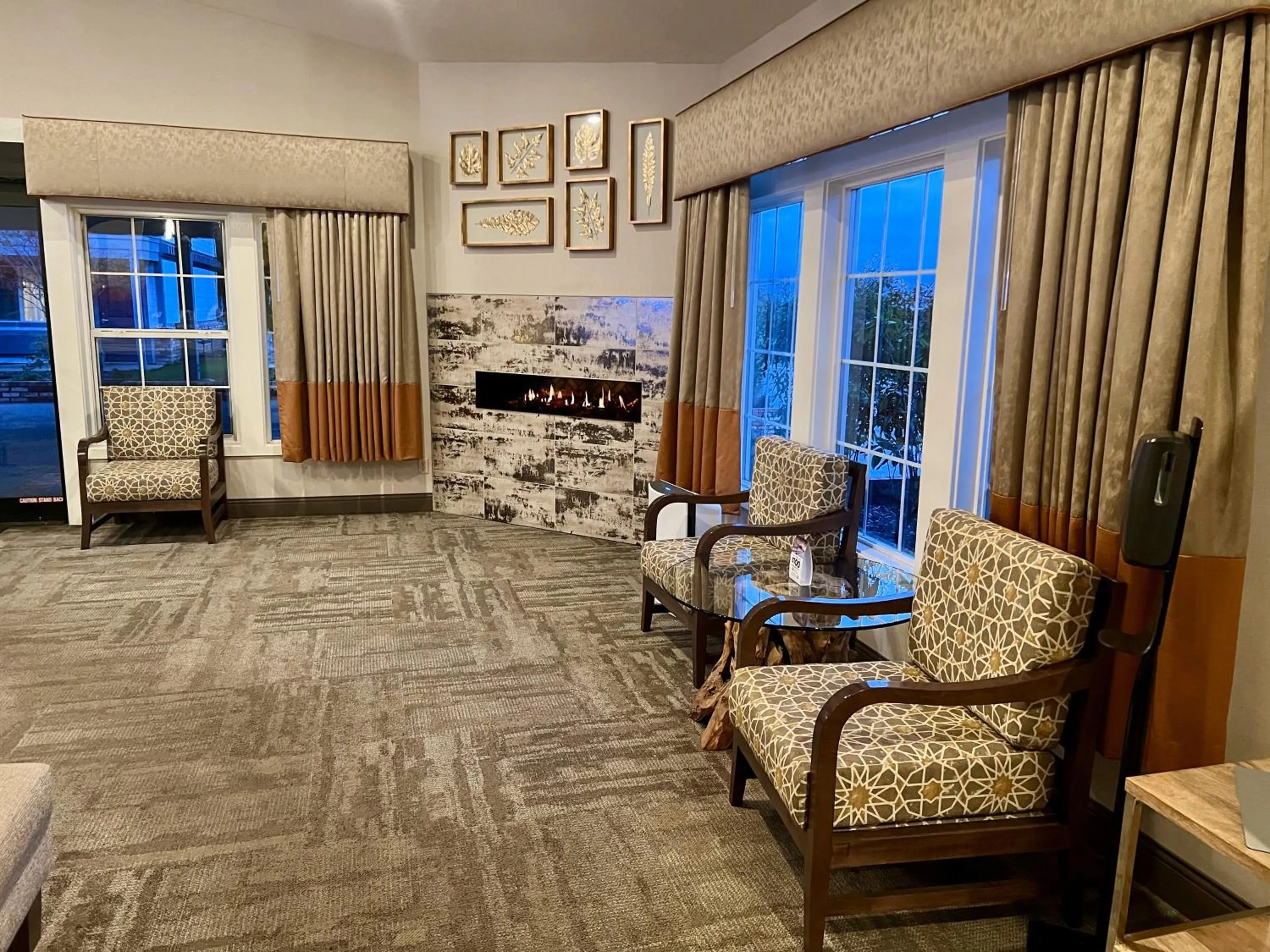 Seating area in Best Western Country Inn