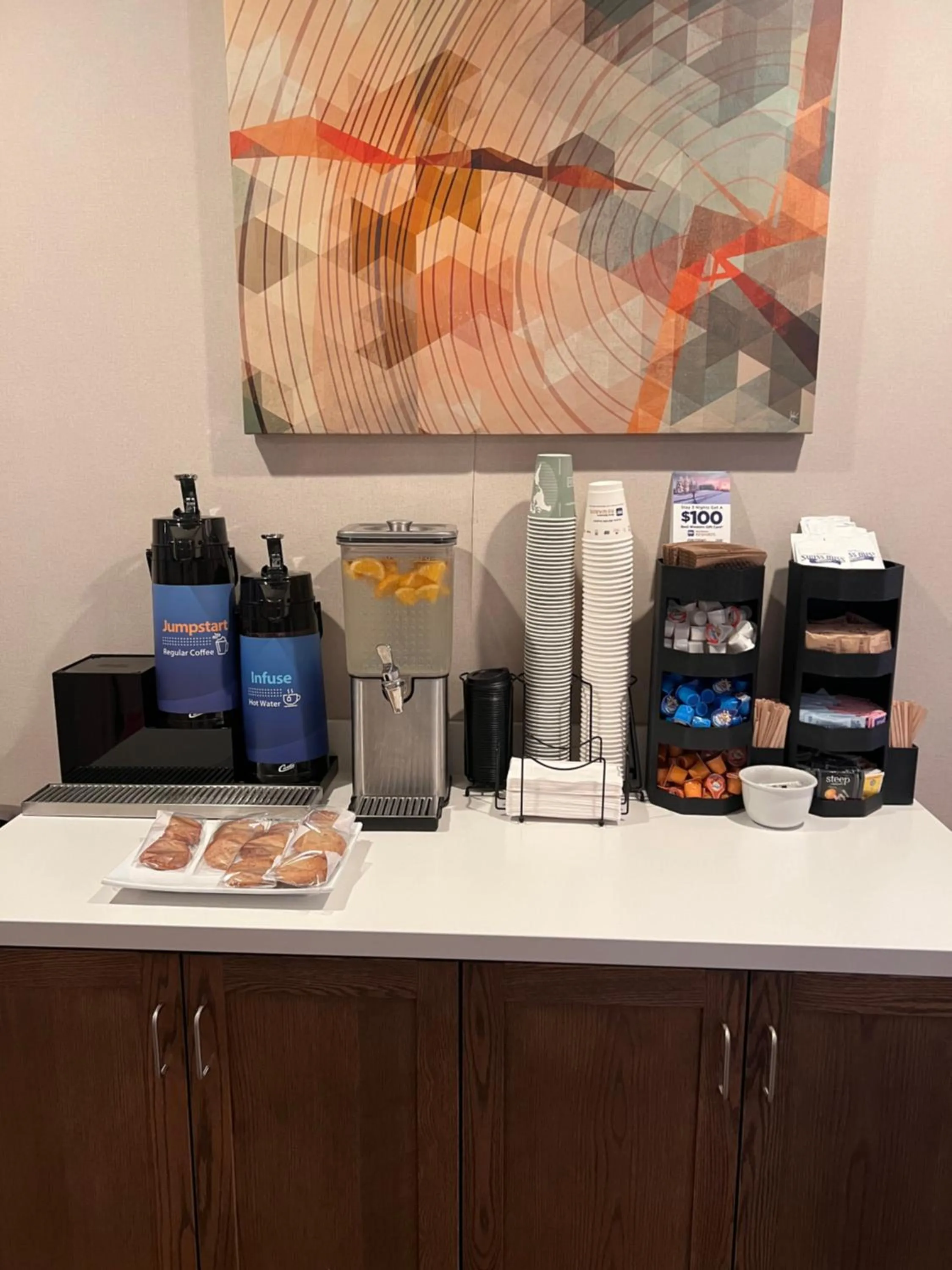 Coffee/tea facilities in Best Western Country Inn