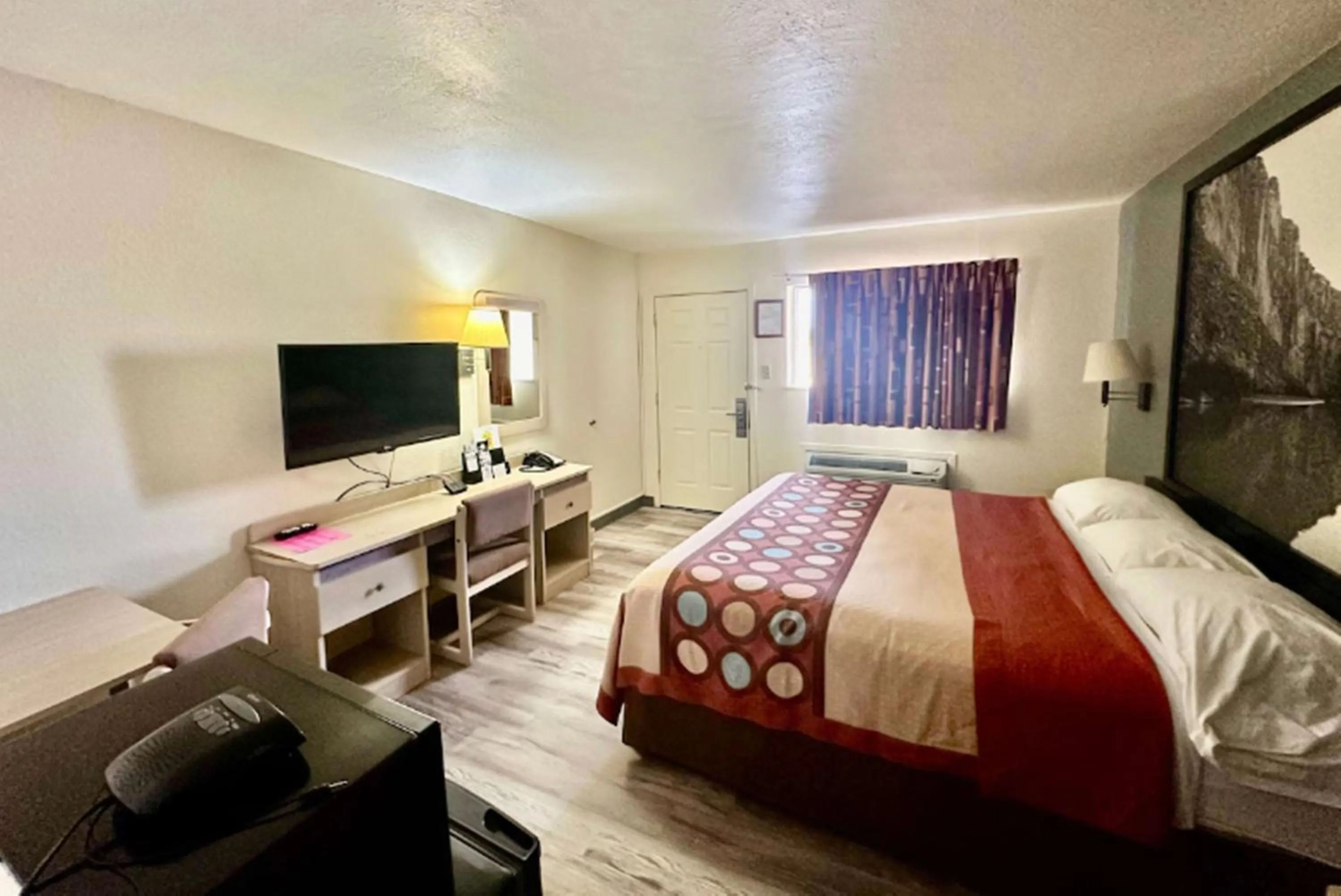 Bedroom, Bed in Super 8 by Wyndham Athens TX