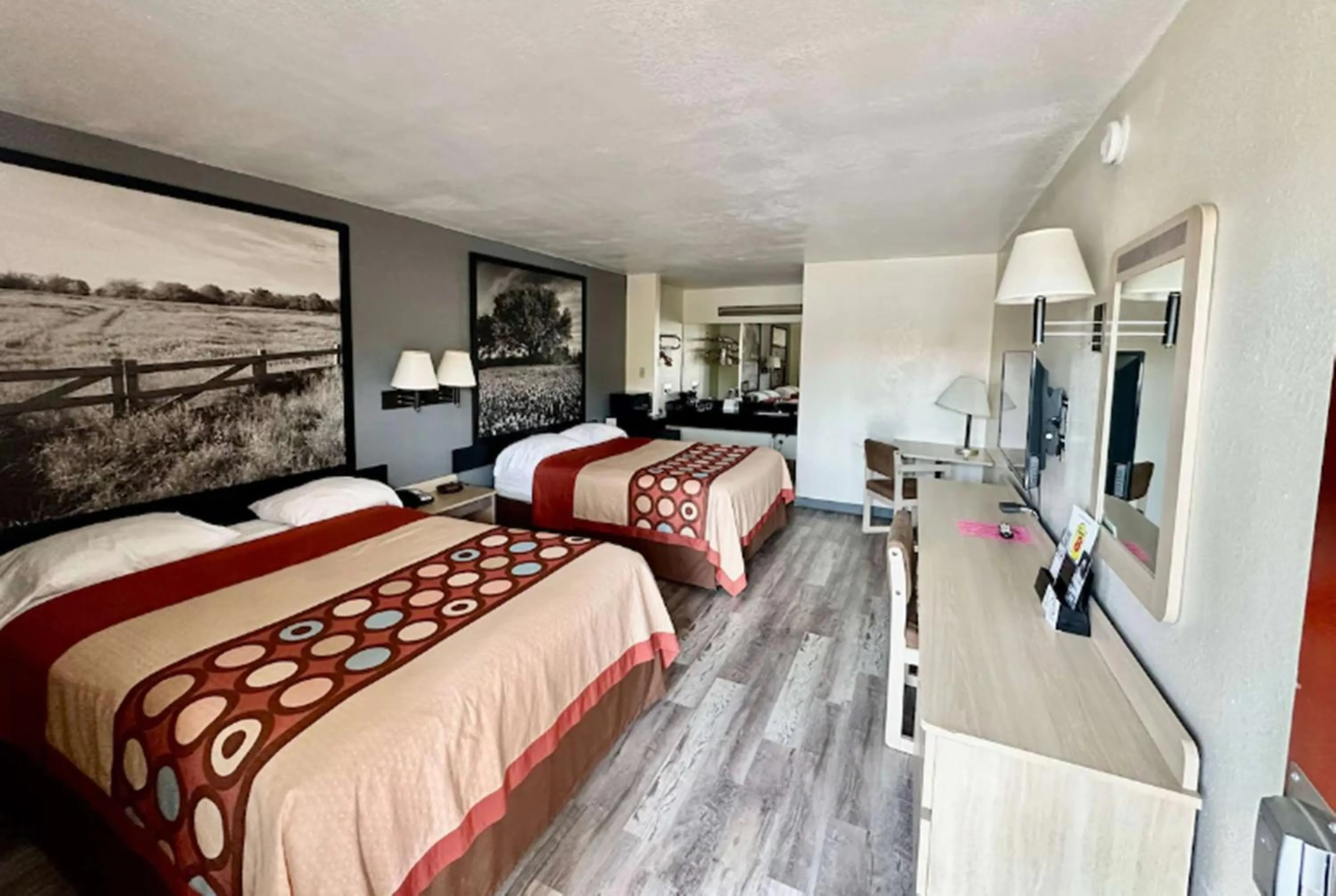 Bedroom, Bed in Super 8 by Wyndham Athens TX