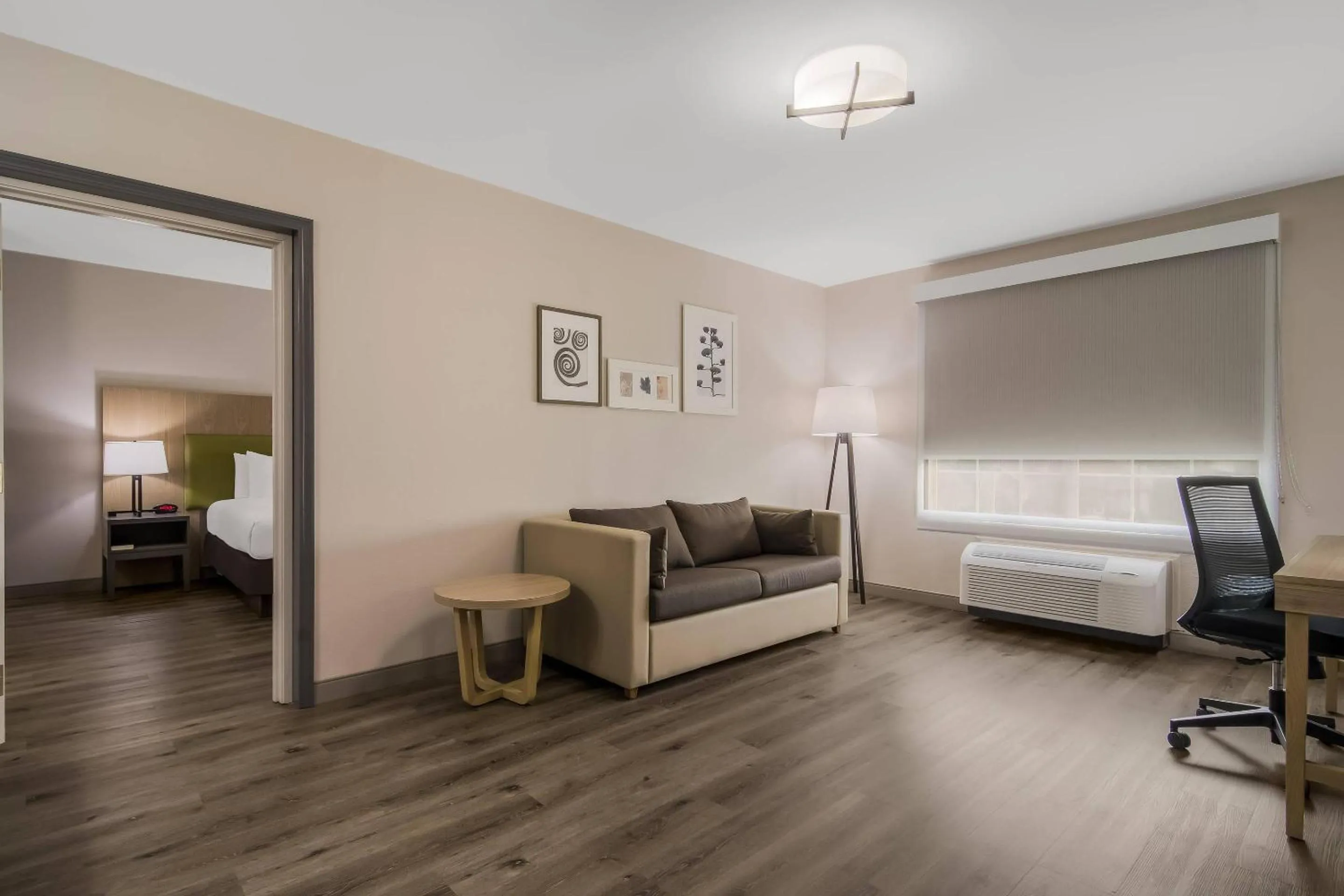 Bedroom, Bed in Country Inn & Suites by Radisson, Goldsboro, NC