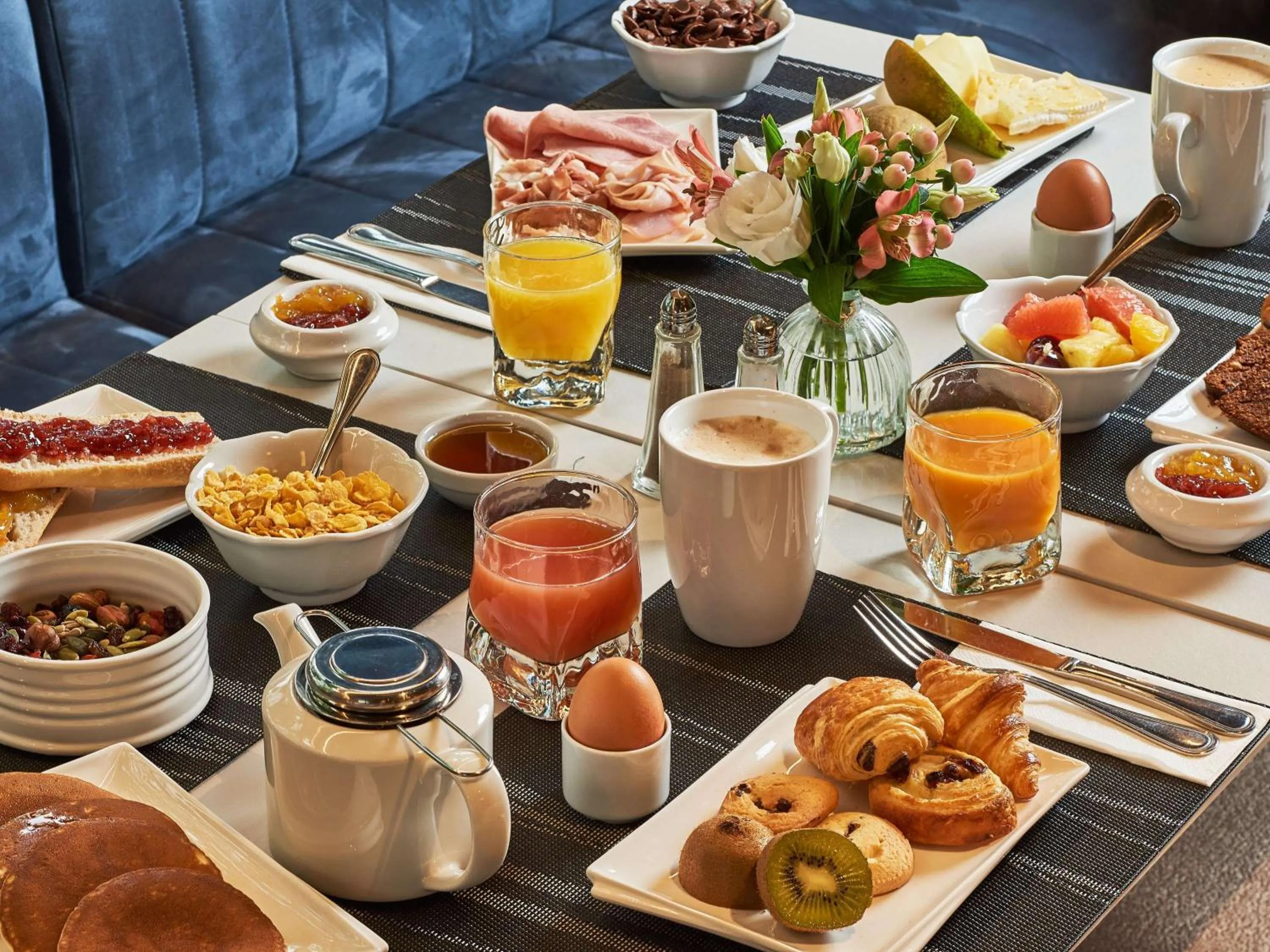 Breakfast in Qualys - Hotel Nanterre - Paris la DÃ©fense