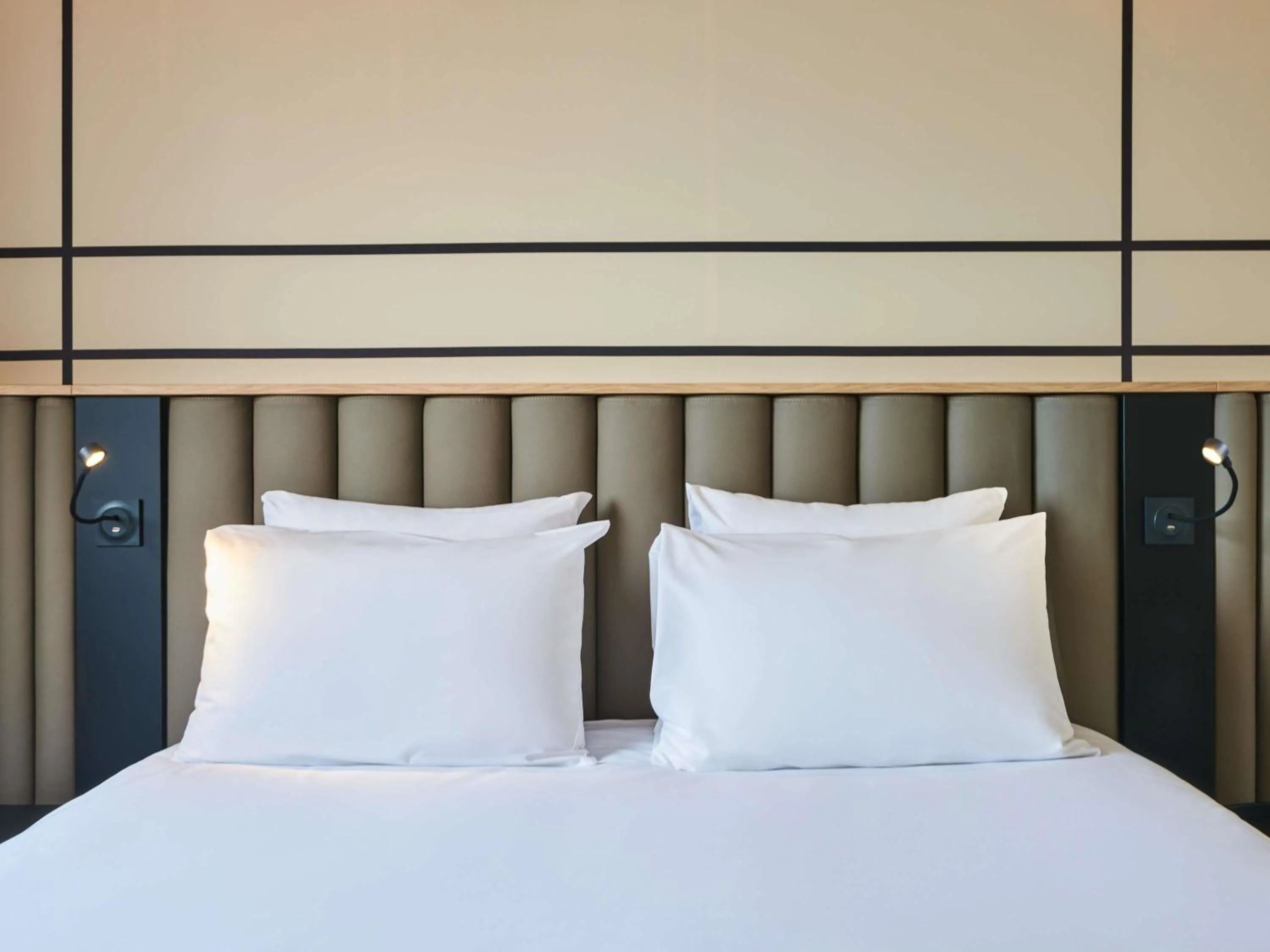 Bedroom, Bed in Mercure Paris Nanterre