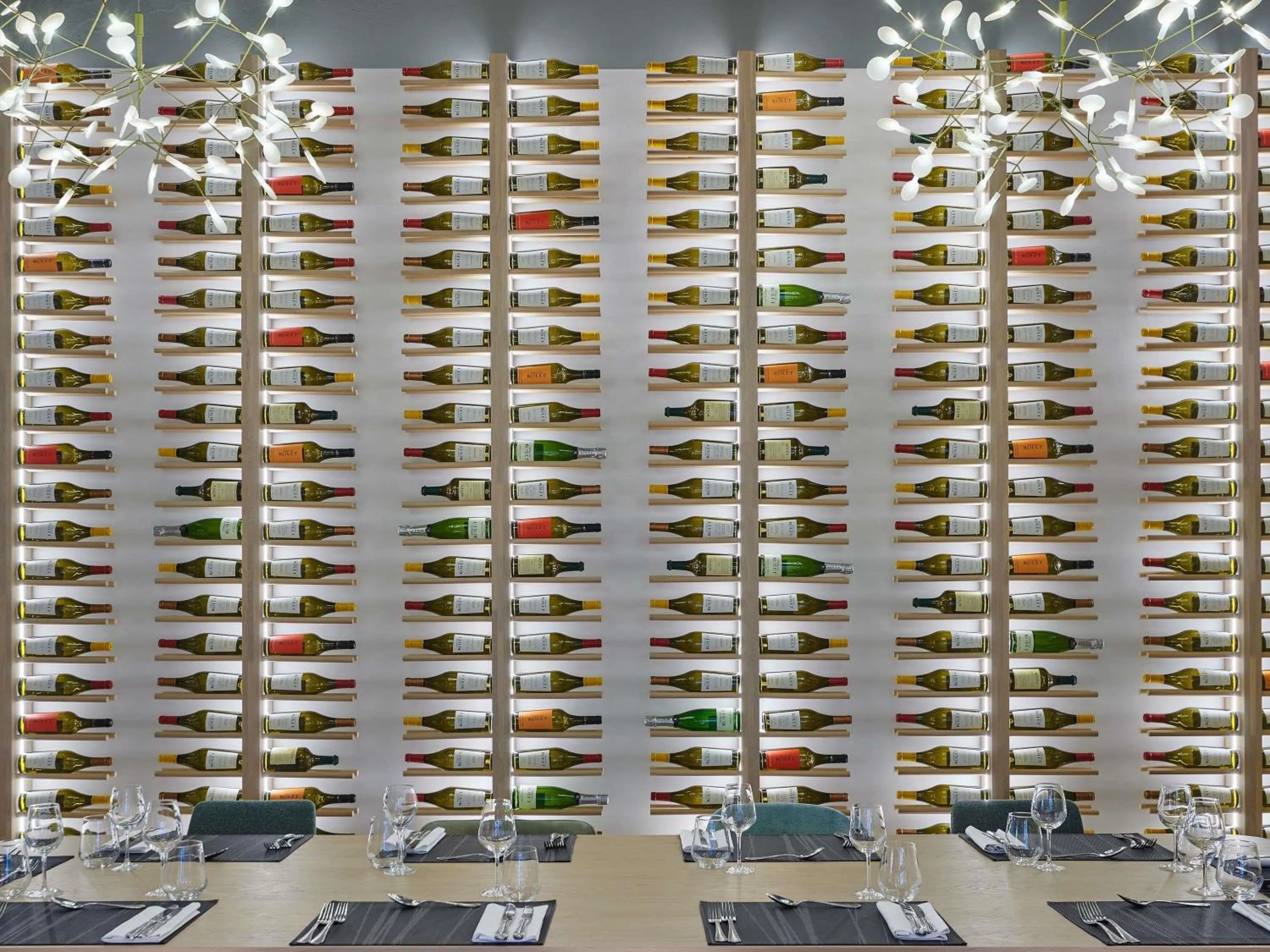 Restaurant/places to eat in Mercure Paris Nanterre