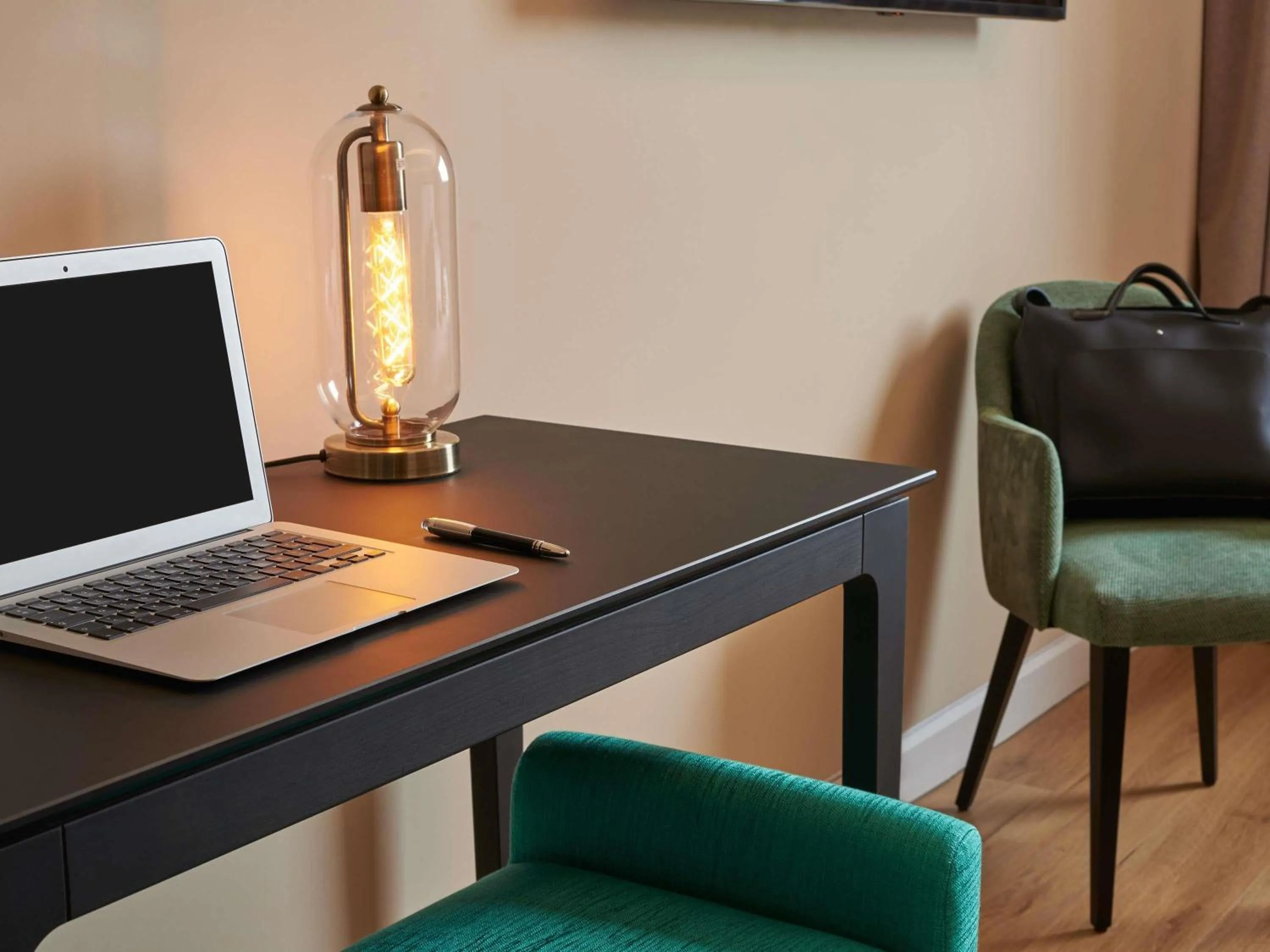 Bedroom in Mercure Paris Nanterre