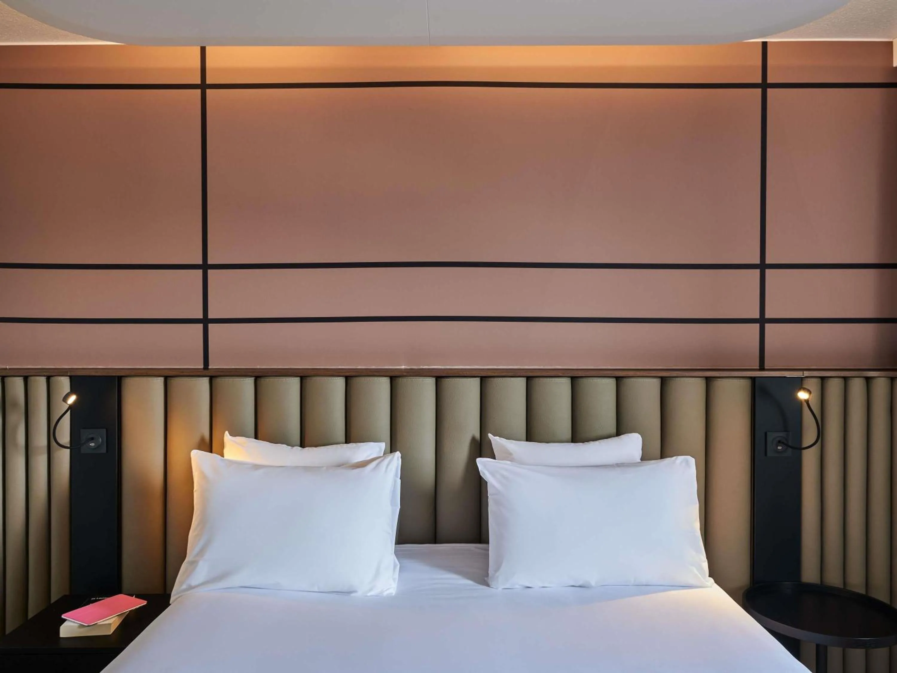 Bedroom, Bed in Mercure Paris Nanterre