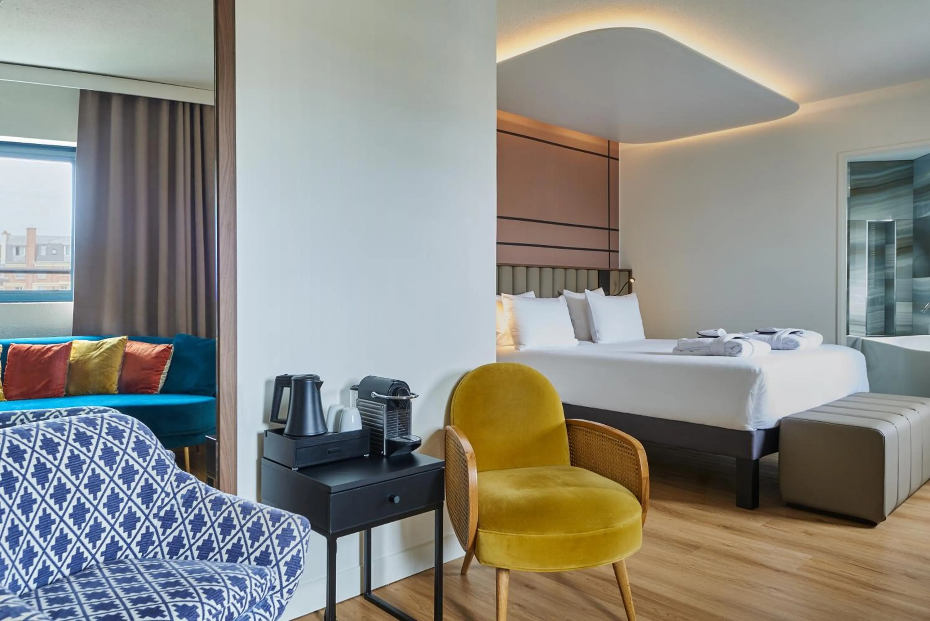 Photo of the whole room, Bed in Qualys - Hotel Nanterre - Paris la DÃ©fense