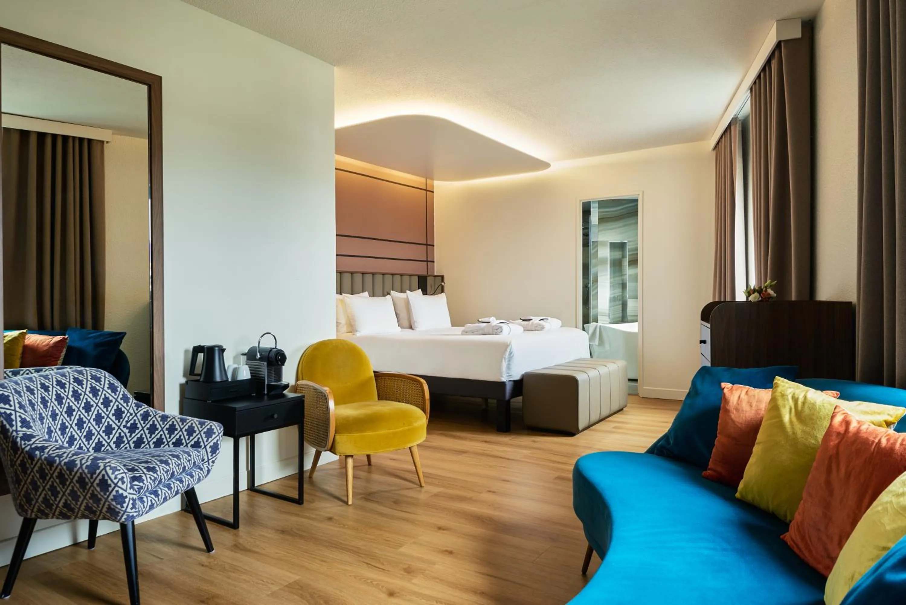 Photo of the whole room, Bed in Qualys - Hotel Nanterre - Paris la DÃ©fense