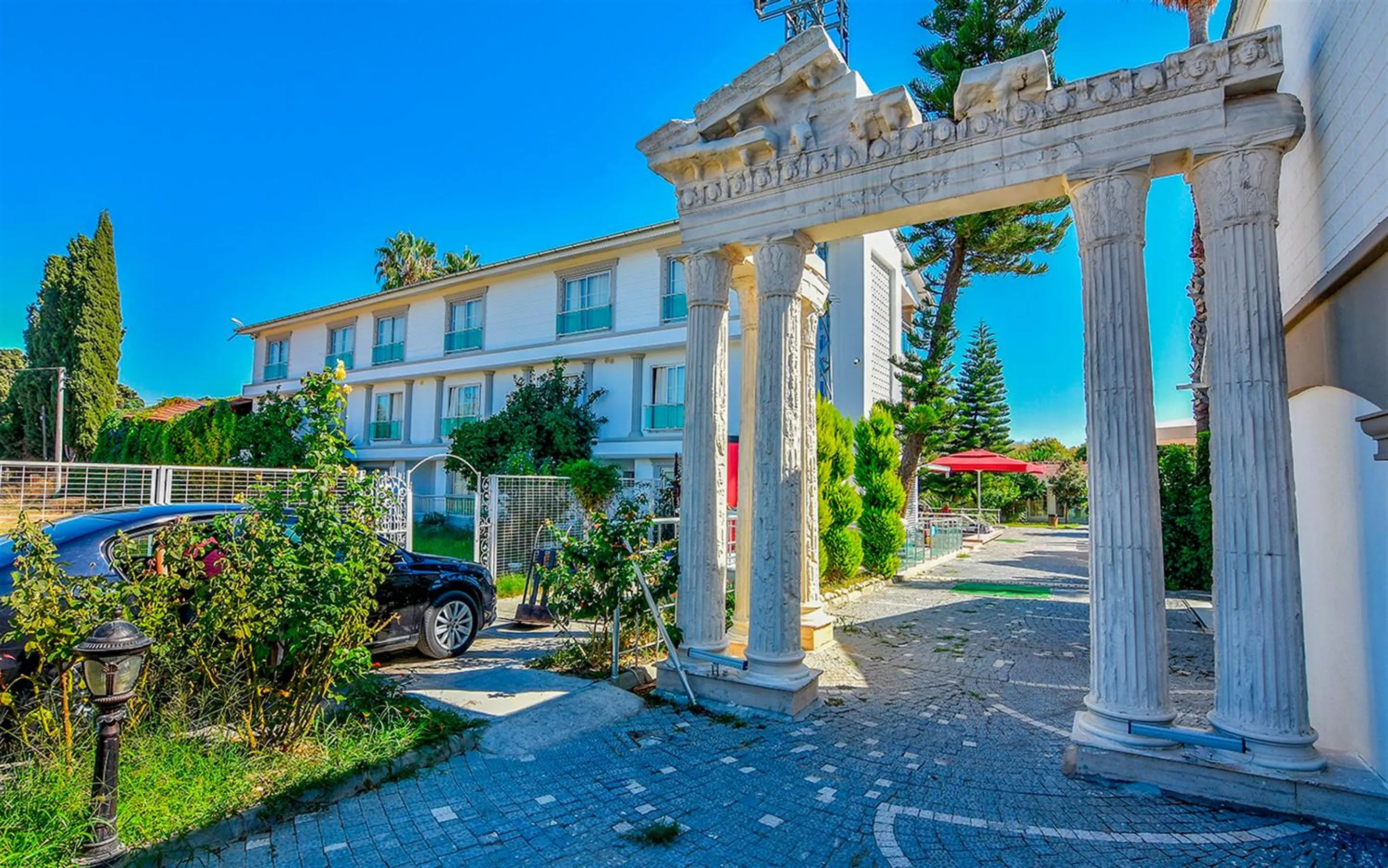 Property building in Clover Magic Altınkum Park Hotel