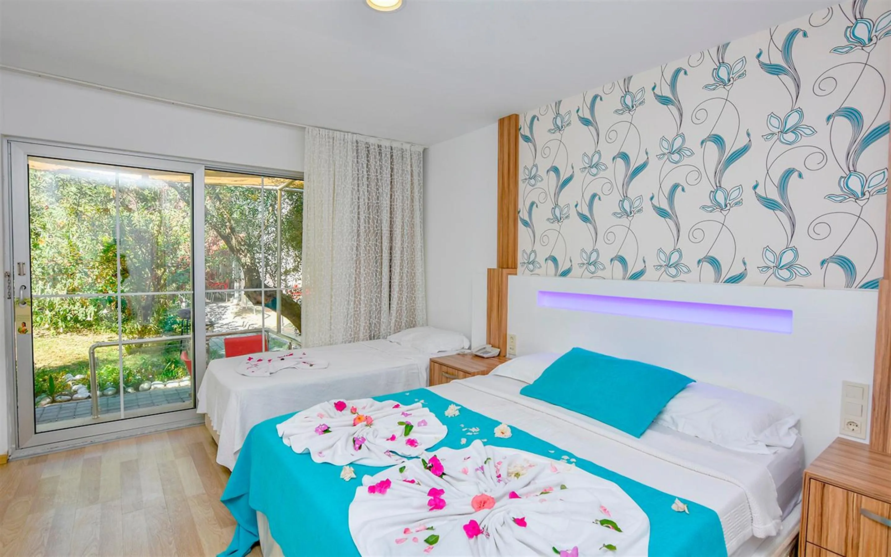 Bed in Clover Magic Altınkum Park Hotel