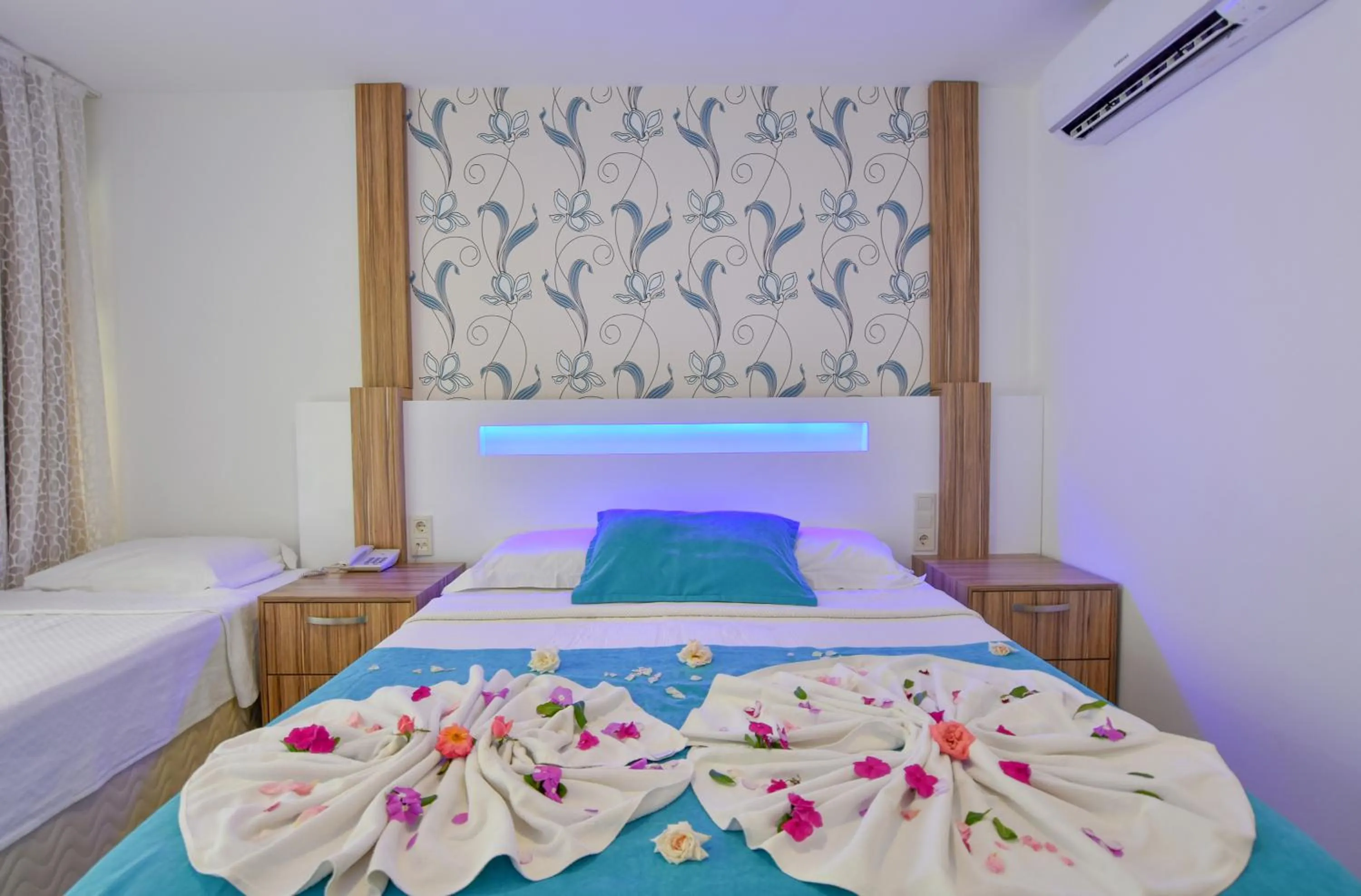 Bed in Clover Magic Altınkum Park Hotel