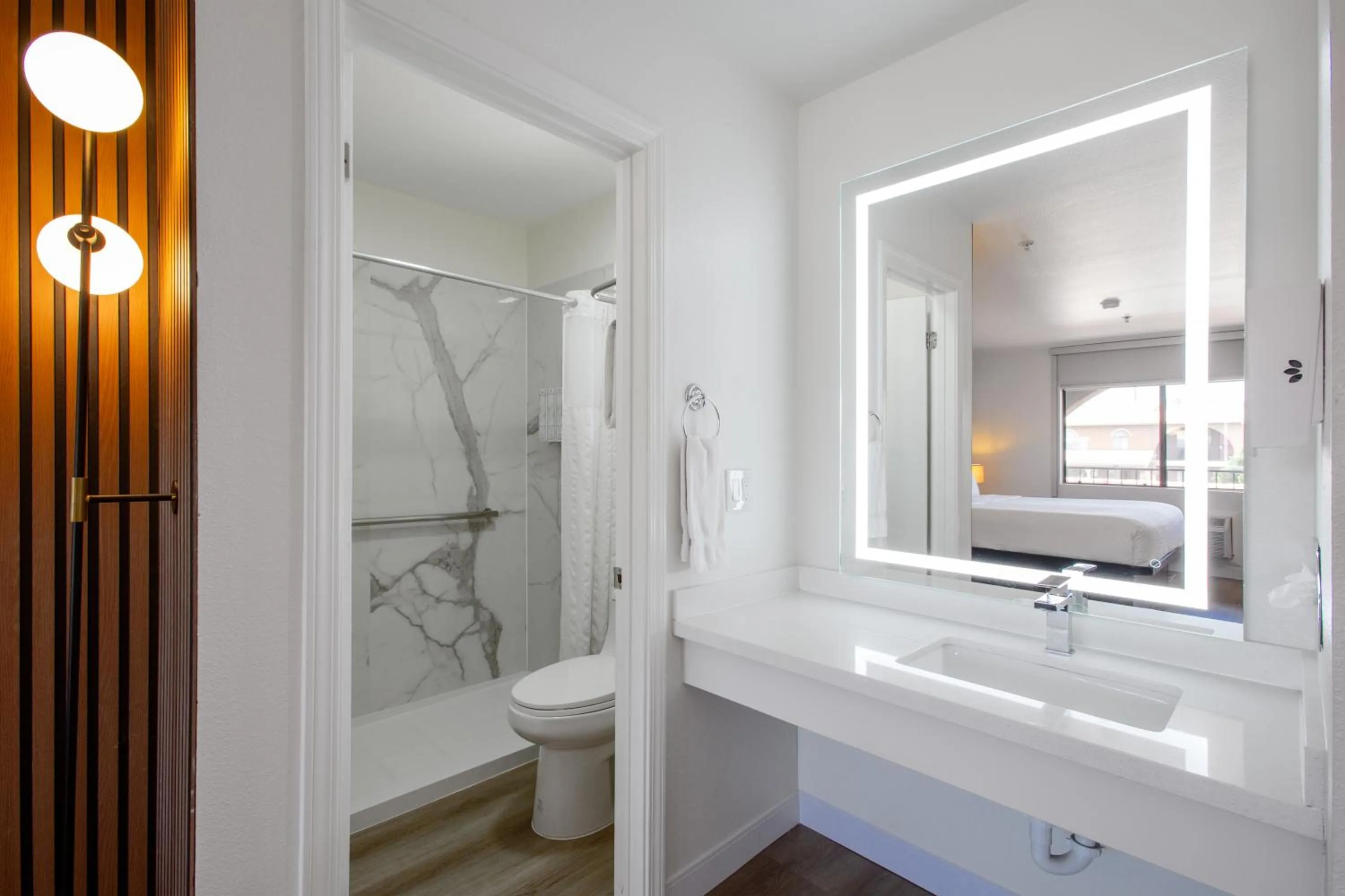 Shower in GreenTree Inn Sedona