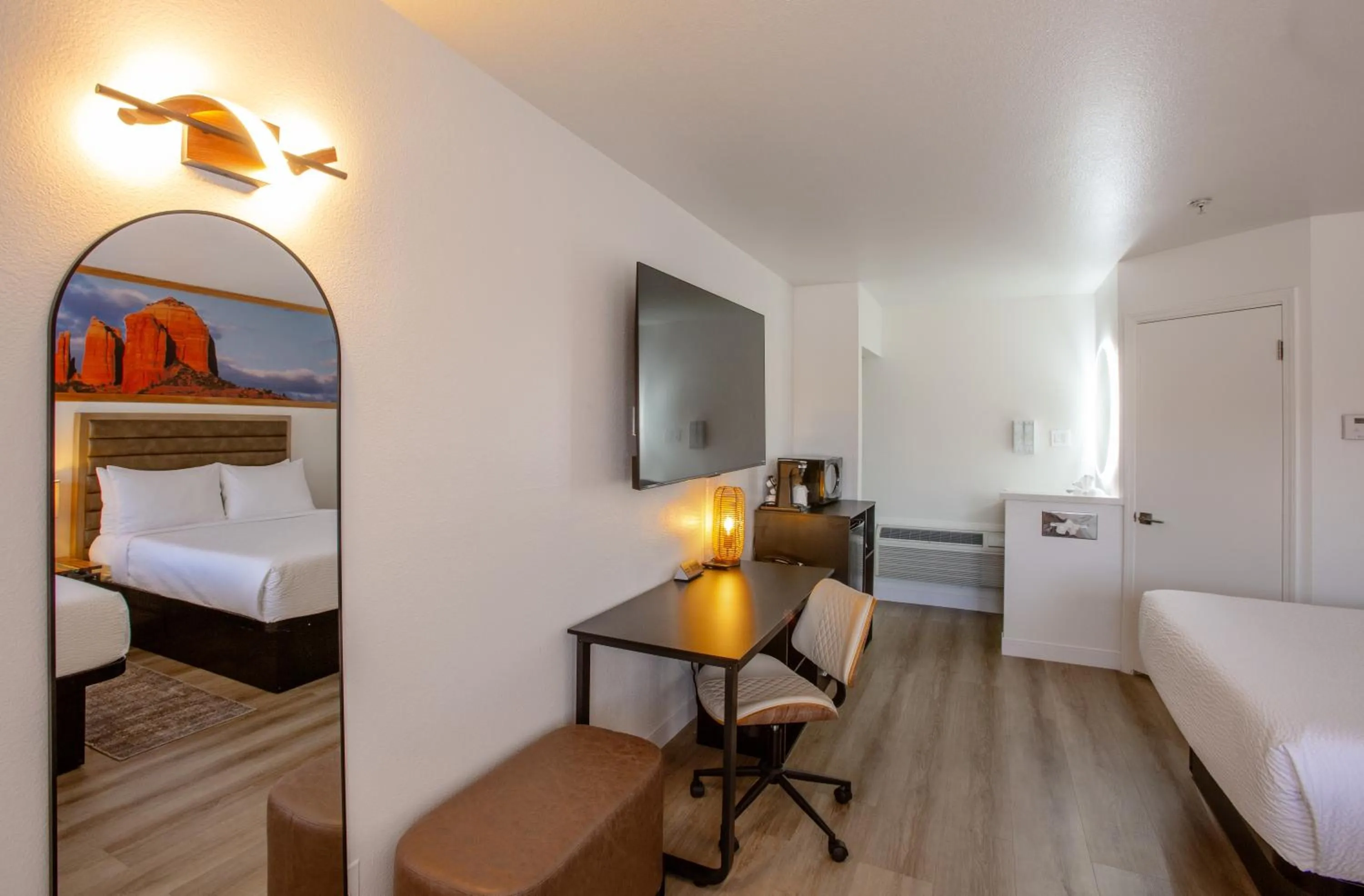 TV and multimedia, Bed in GreenTree Inn Sedona