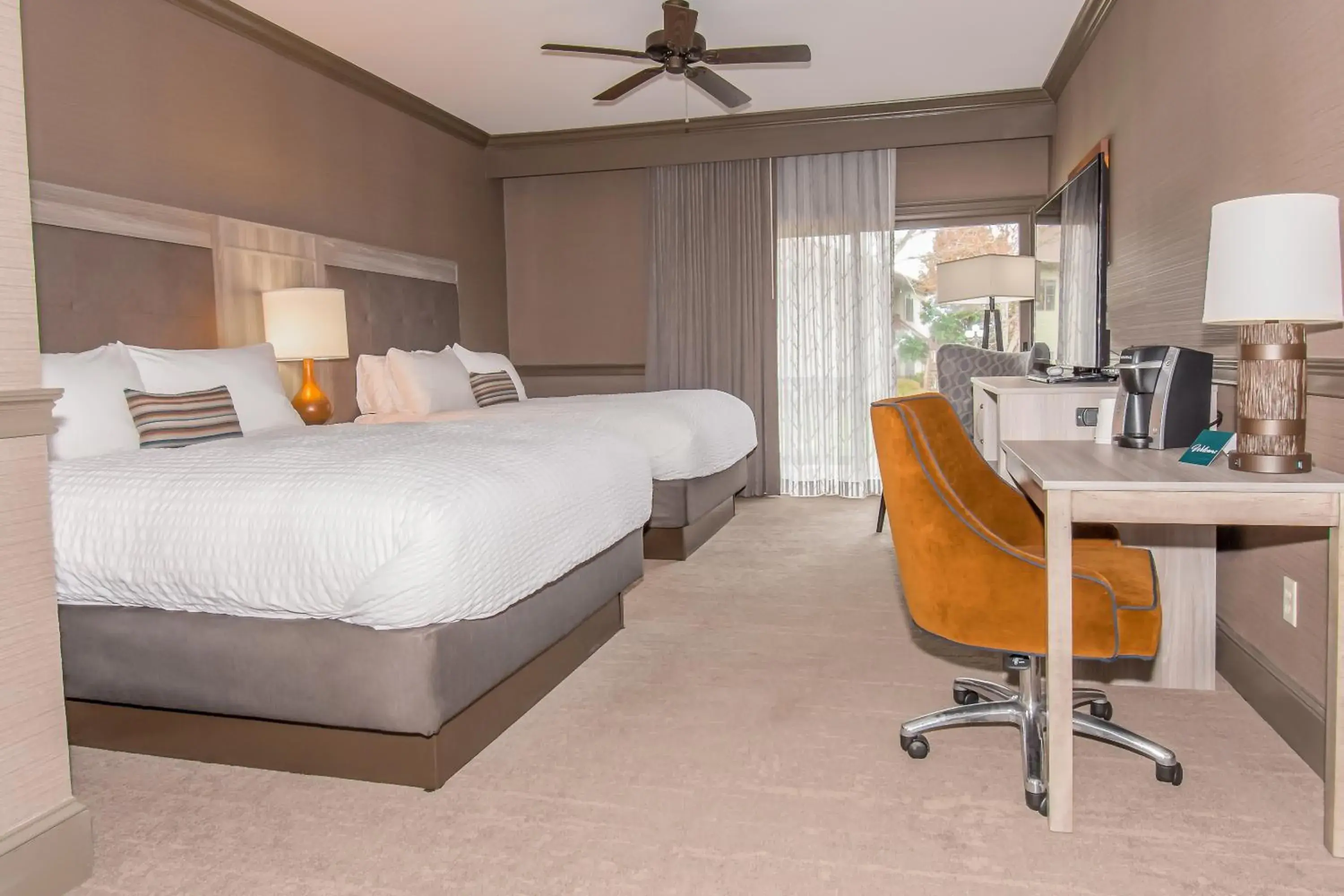 Queen Room - Disability Access in The Ridges Resort on Lake Chatuge Queen Room - Disability Access in The Ridges Resort on Lake Chatuge