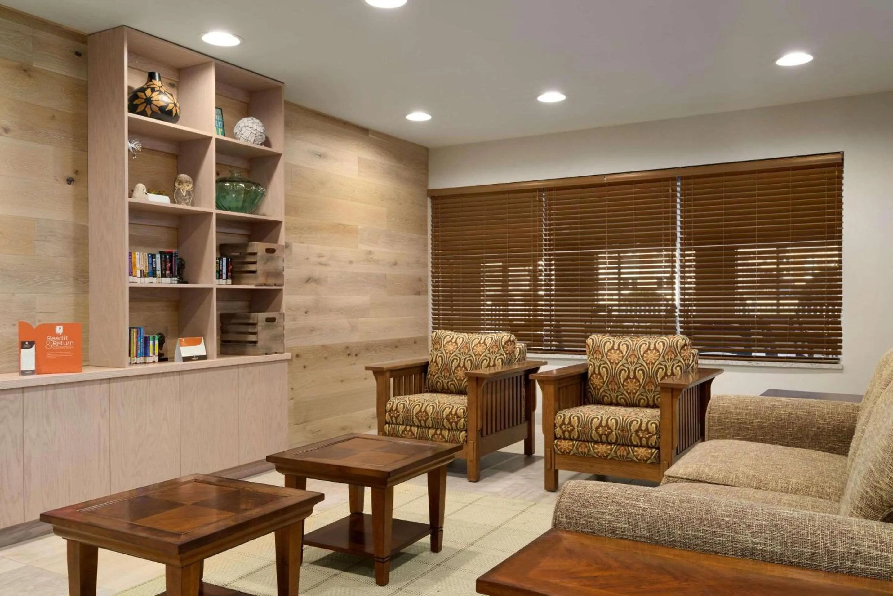 Lobby or reception in Country Inn & Suites by Radisson, Williamsburg Historic Area, VA