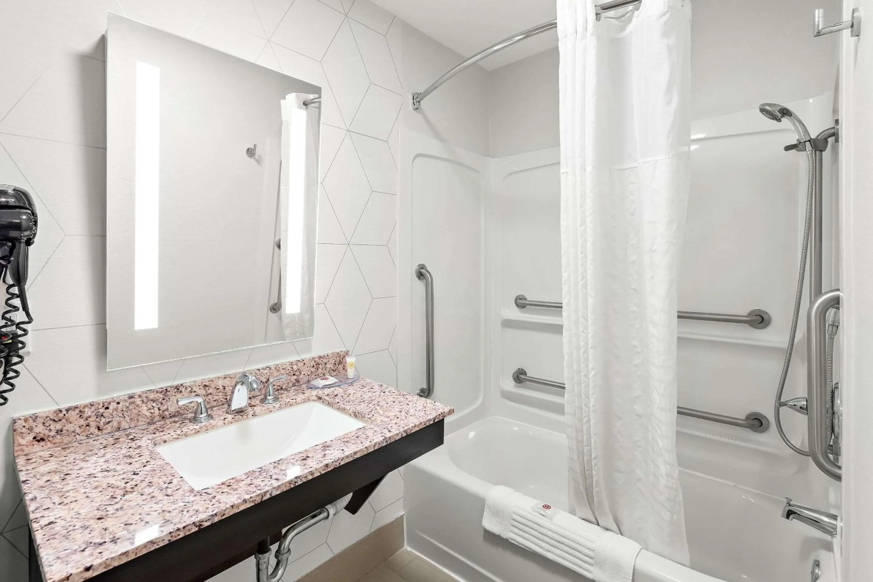 Bedroom in Comfort Suites Columbus