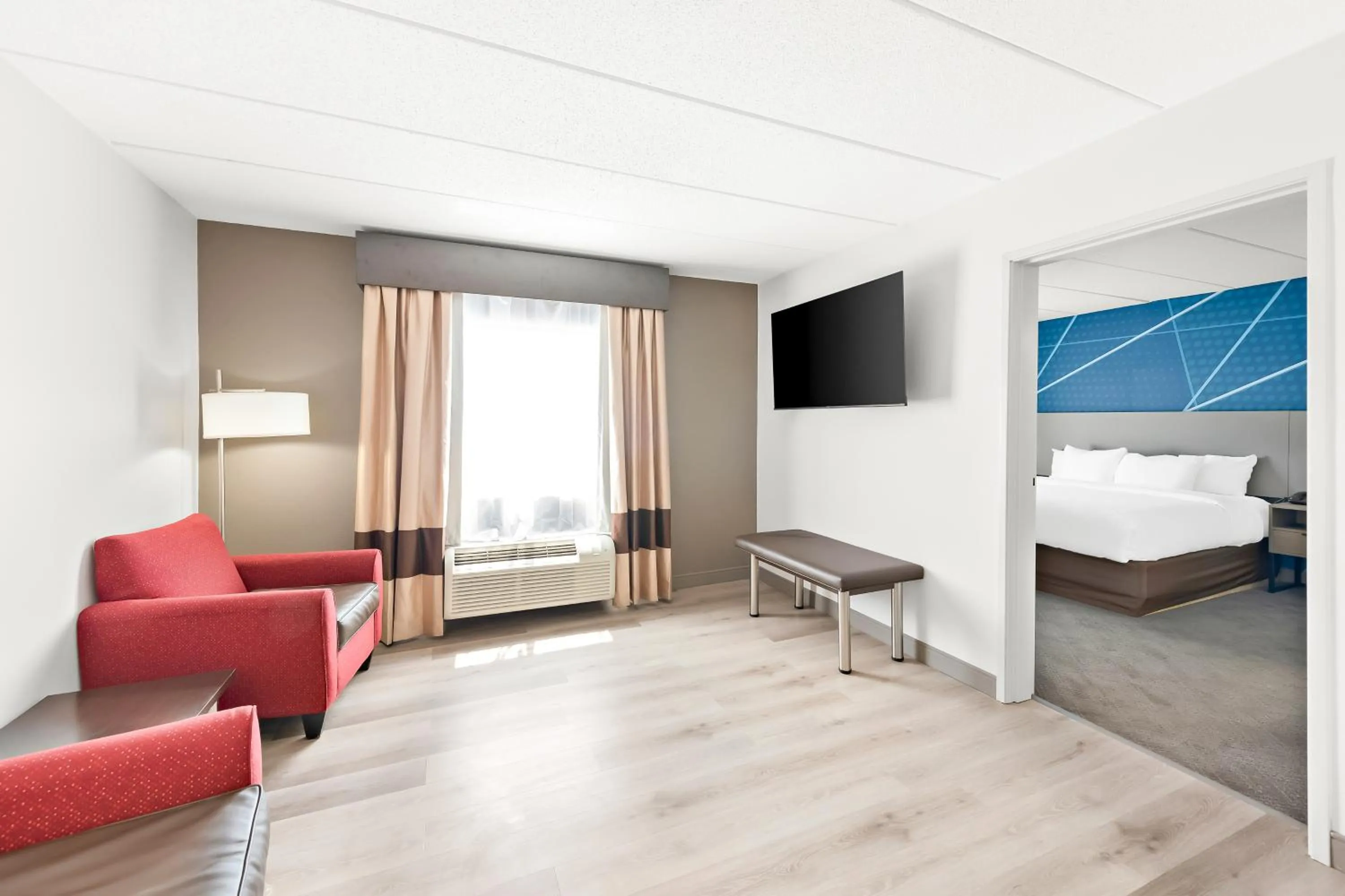 Bed in Comfort Suites Columbus