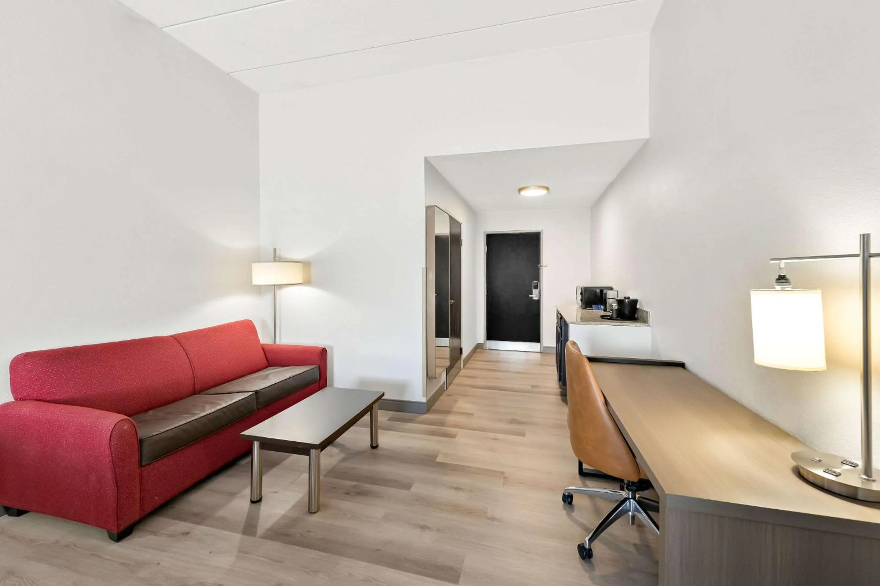 Bedroom in Comfort Suites Columbus