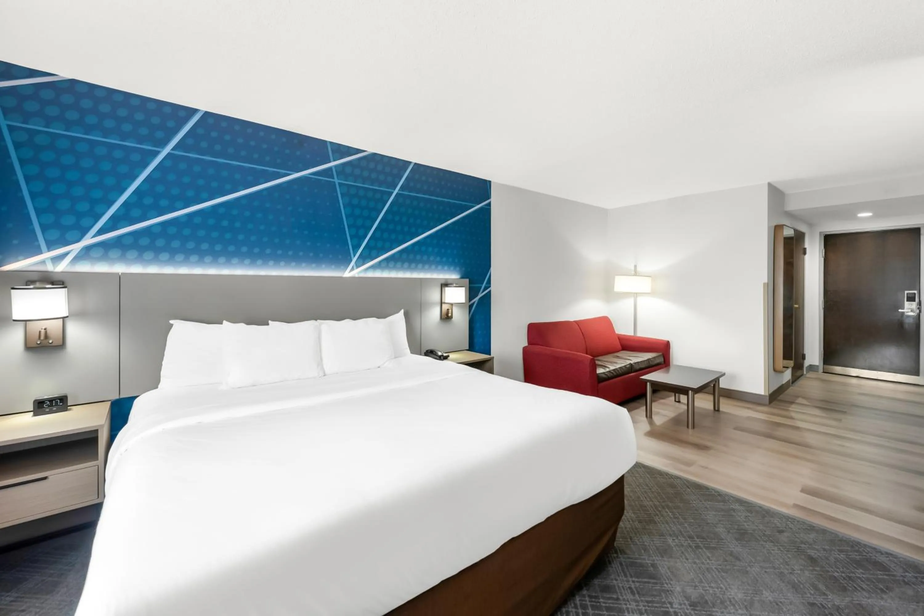 Bed in Comfort Suites Columbus