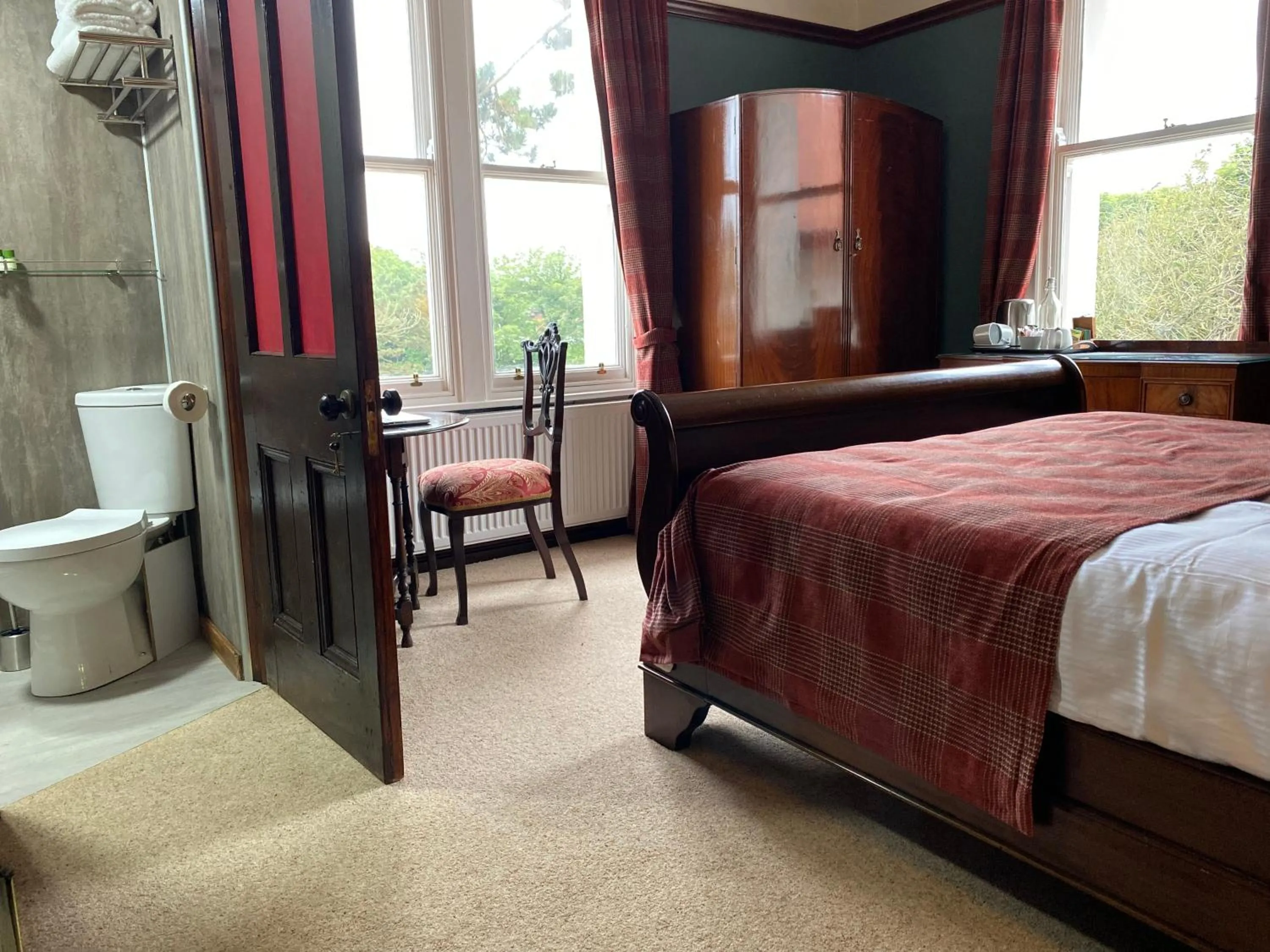 Photo of the whole room, Bed in The Old Vicarage NI B&B