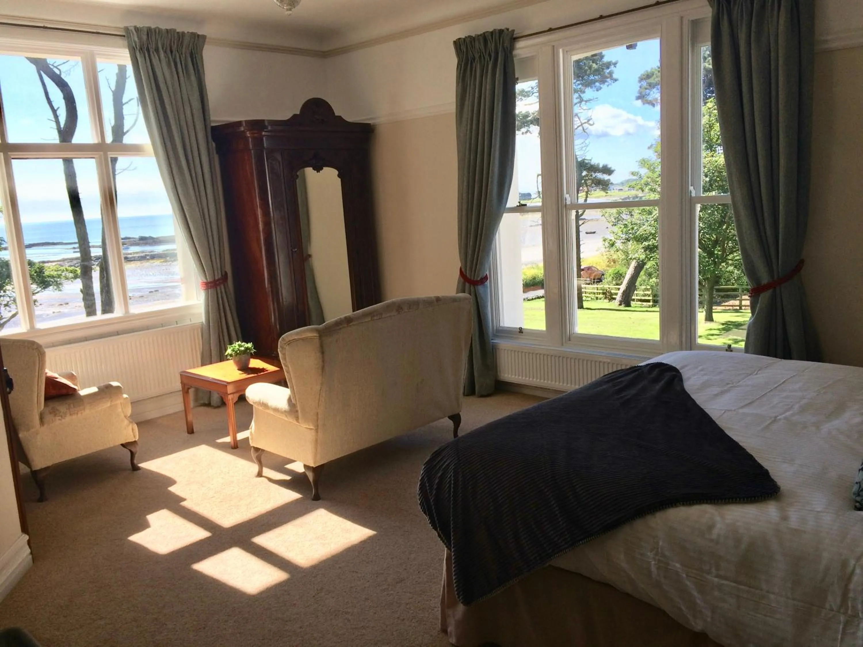 Photo of the whole room, Bed in The Old Vicarage NI B&B