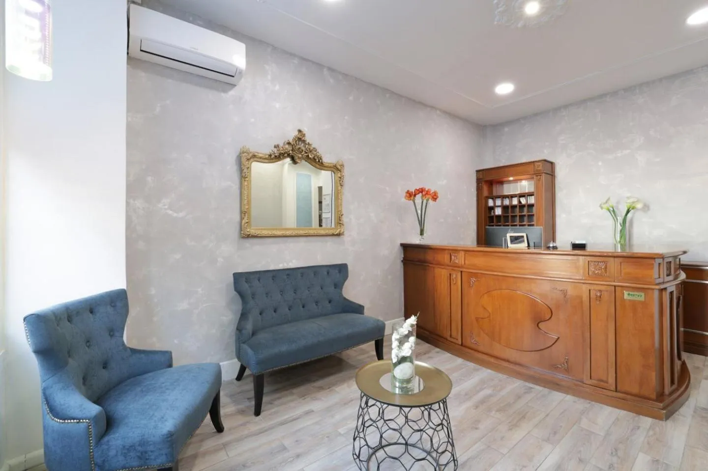 Seating area in Hotel Lepante