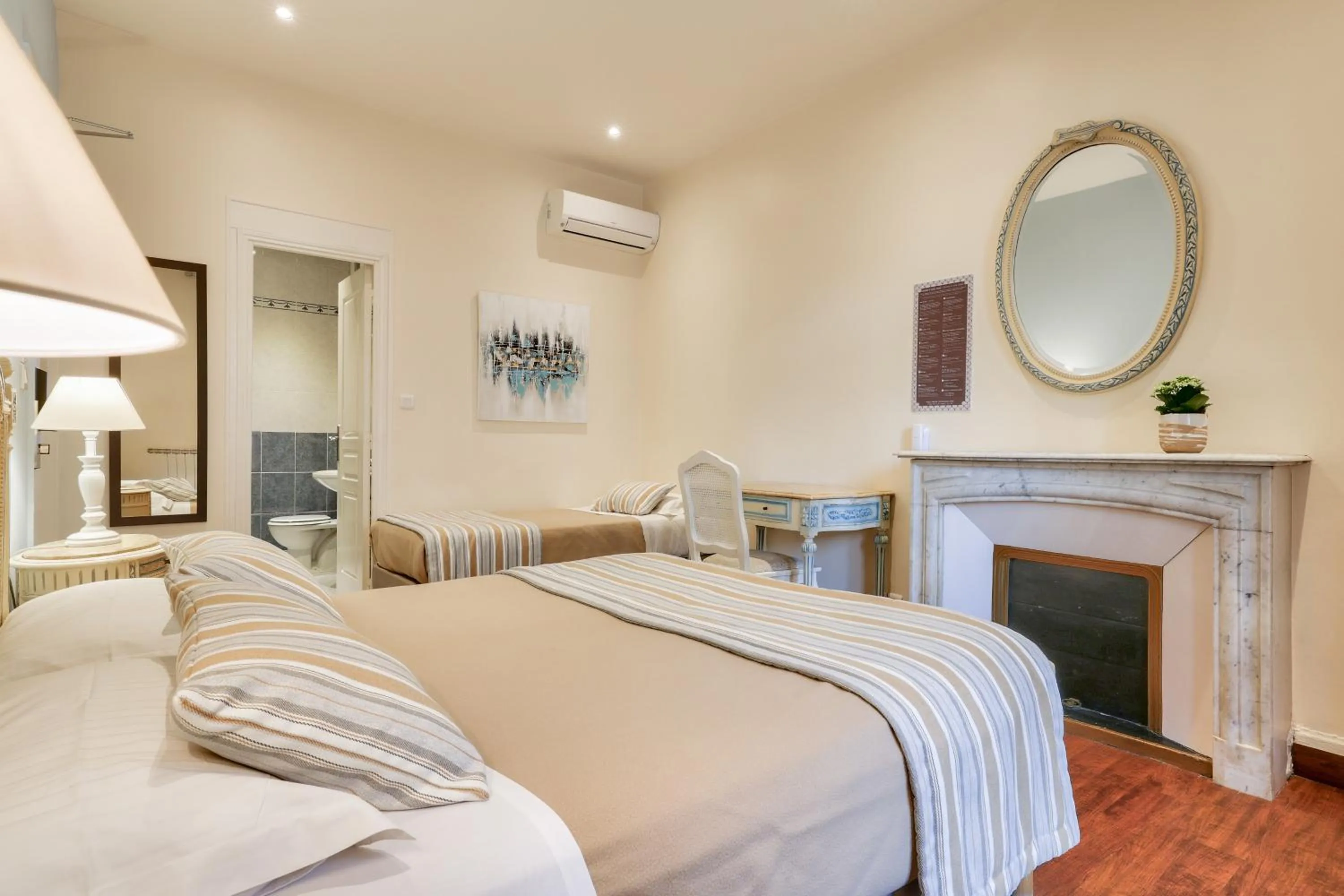 Photo of the whole room, Bed in Hotel Lepante