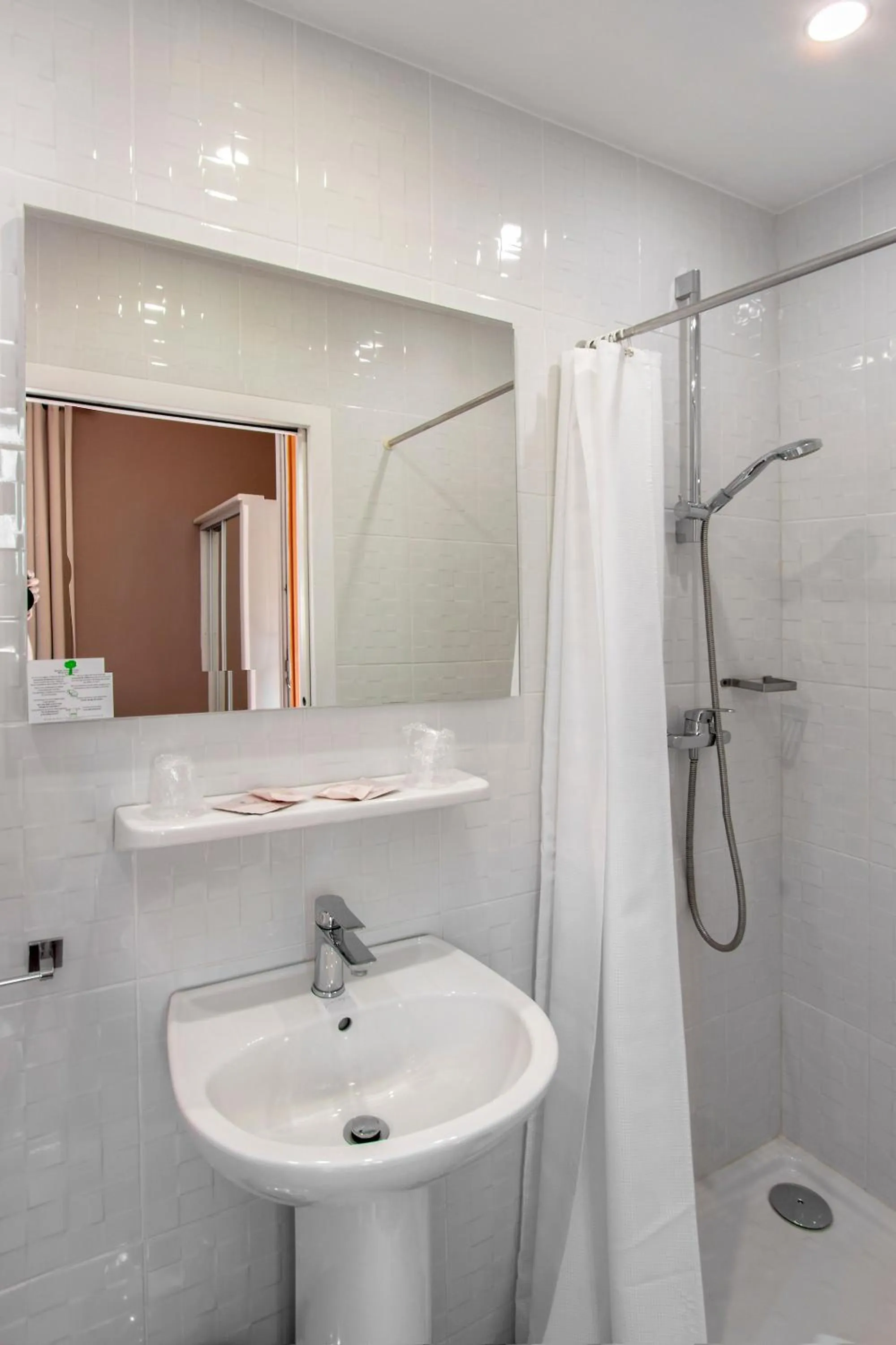 Bathroom in Hotel Lepante