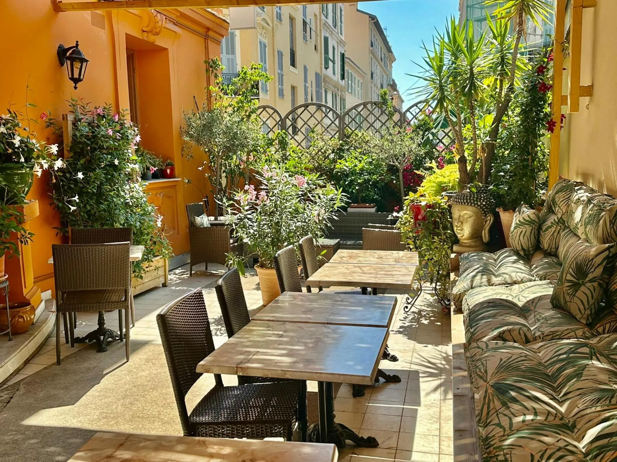 Patio in Hotel Lepante