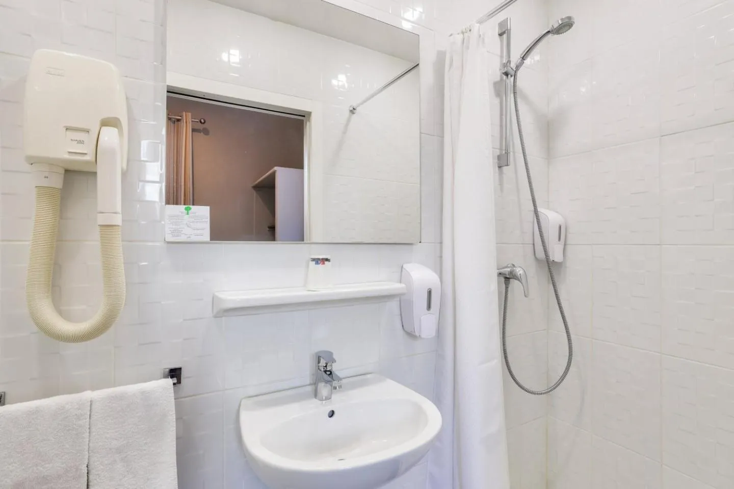 Bathroom in Hotel Lepante