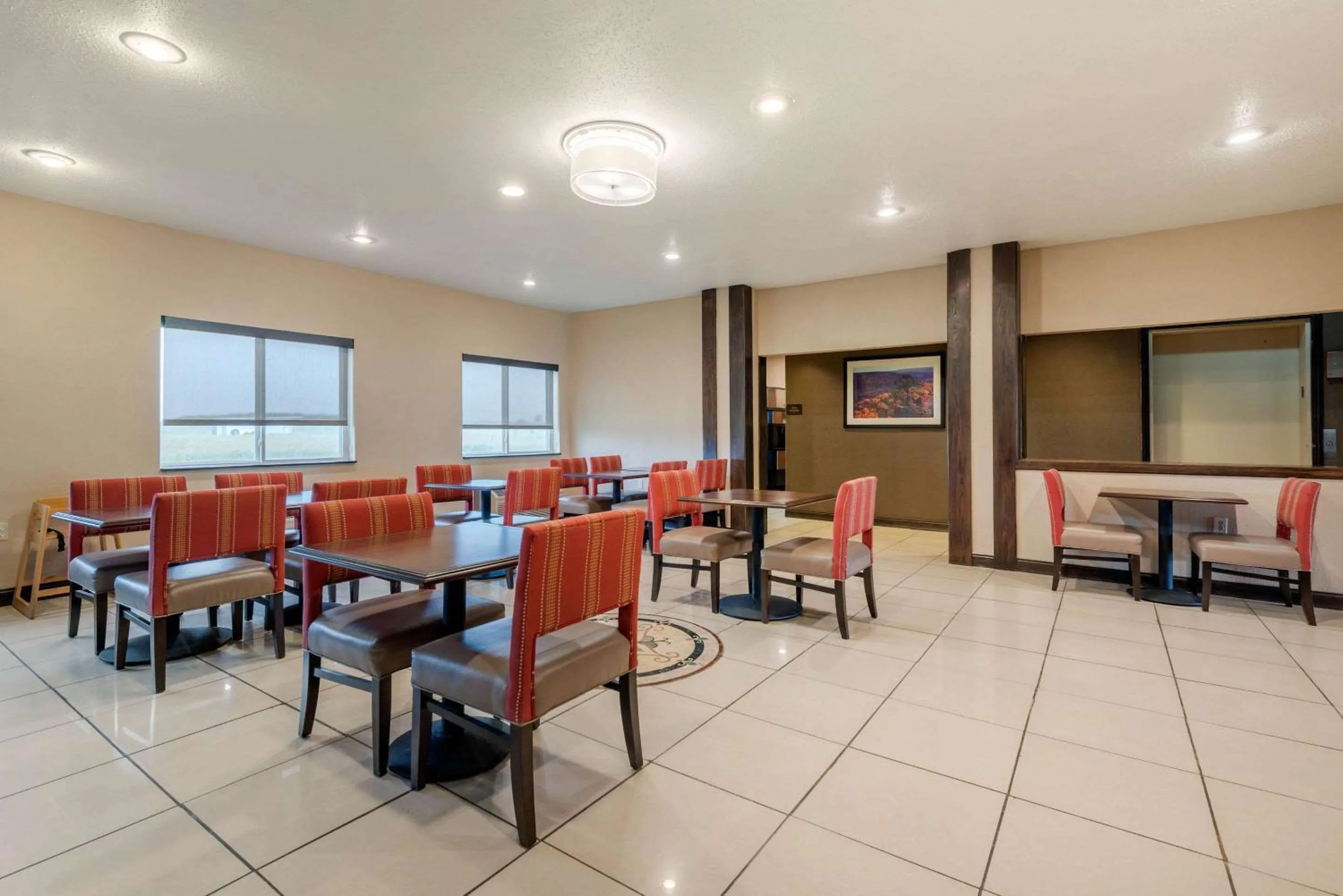 Restaurant/places to eat in Comfort Inn Warren I-69