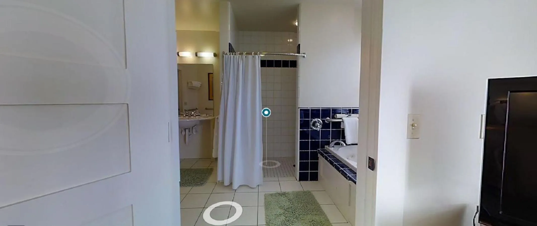 Shower in Little River Inn