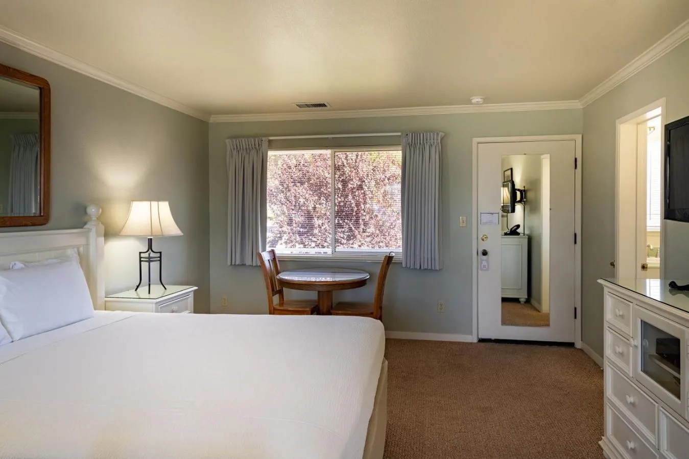Bedroom, Bed in Little River Inn