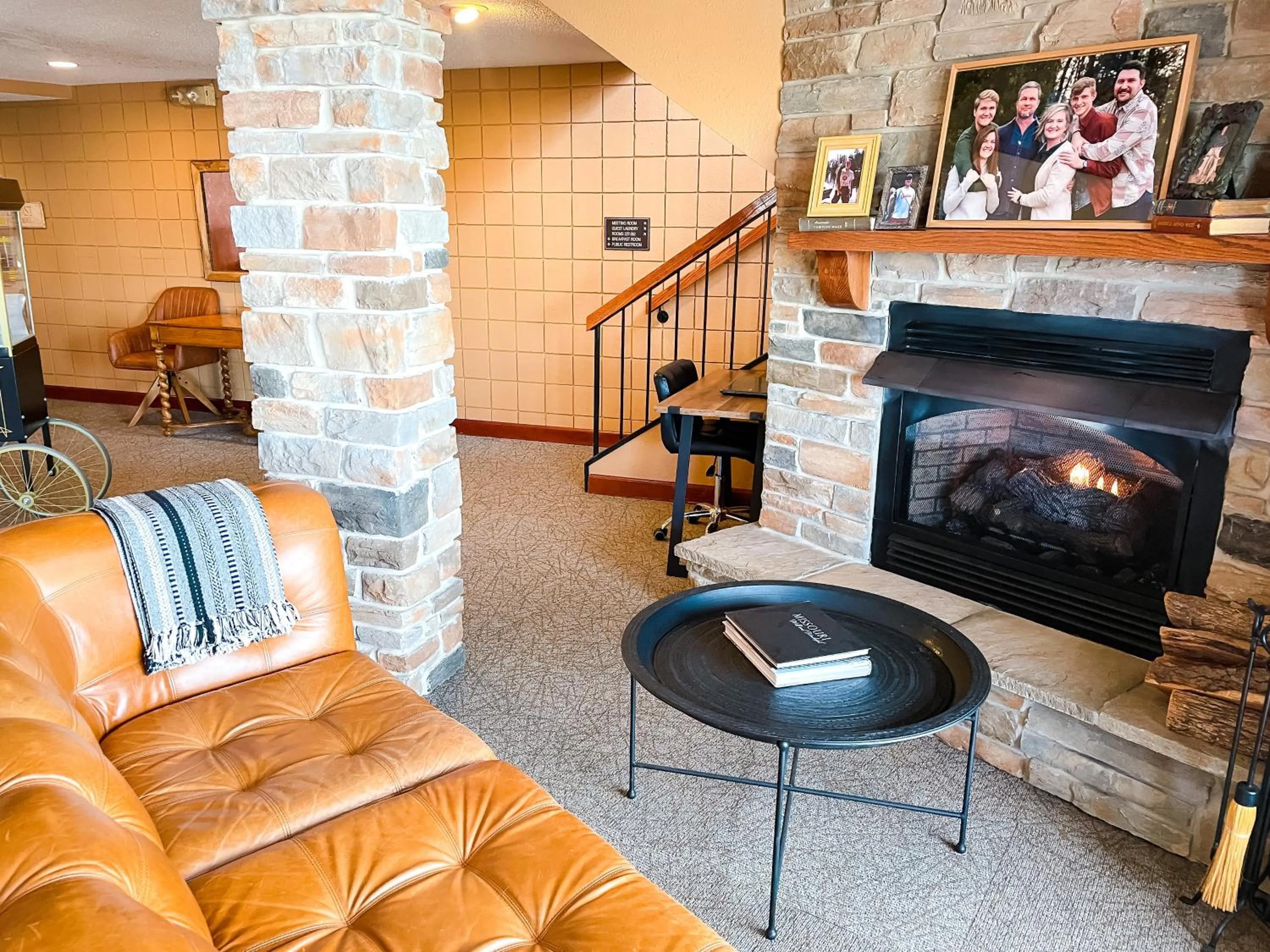 Lobby or reception in PINEMARK Inn Suites Events