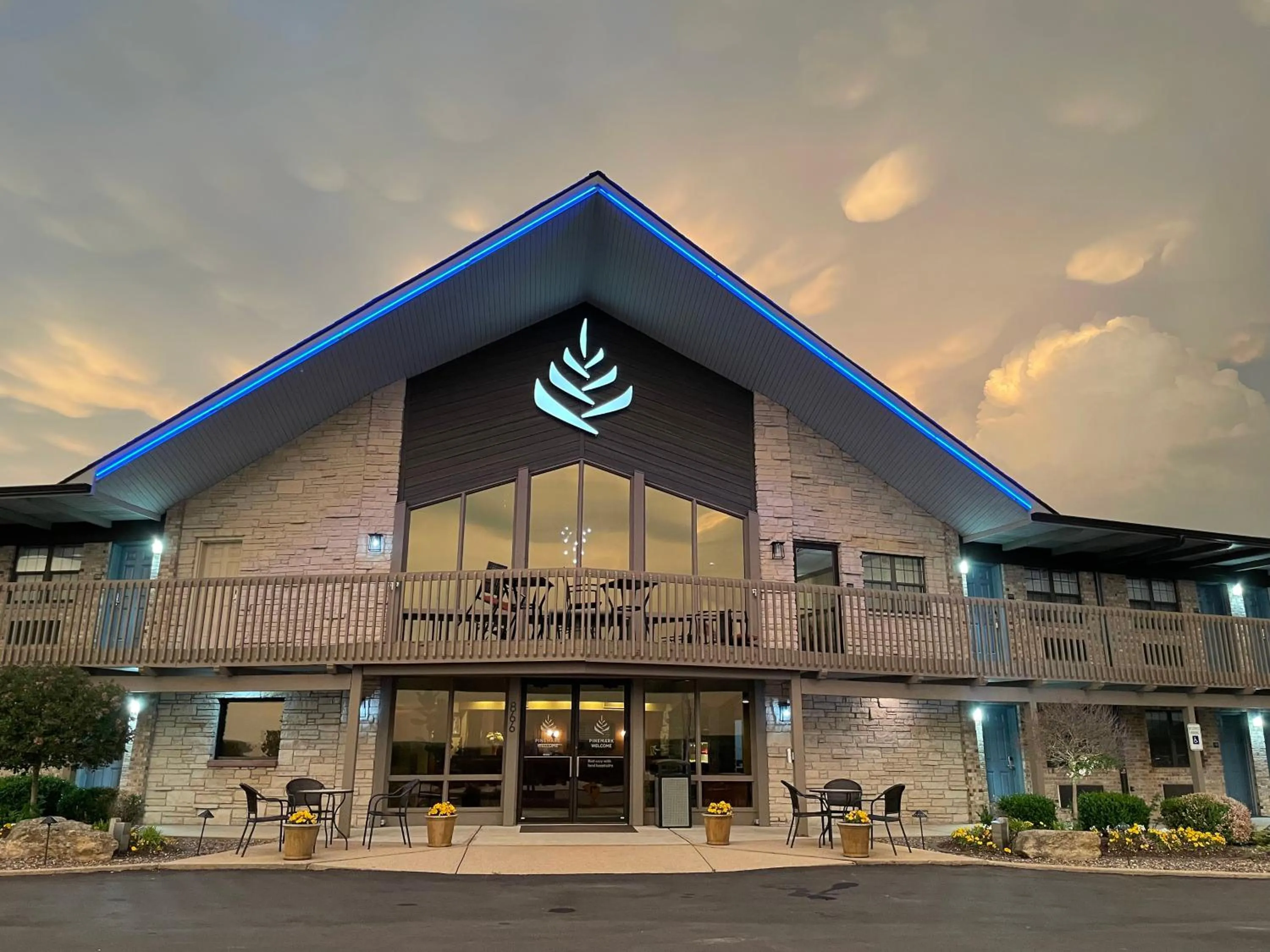 Property building in PINEMARK Inn Suites Events