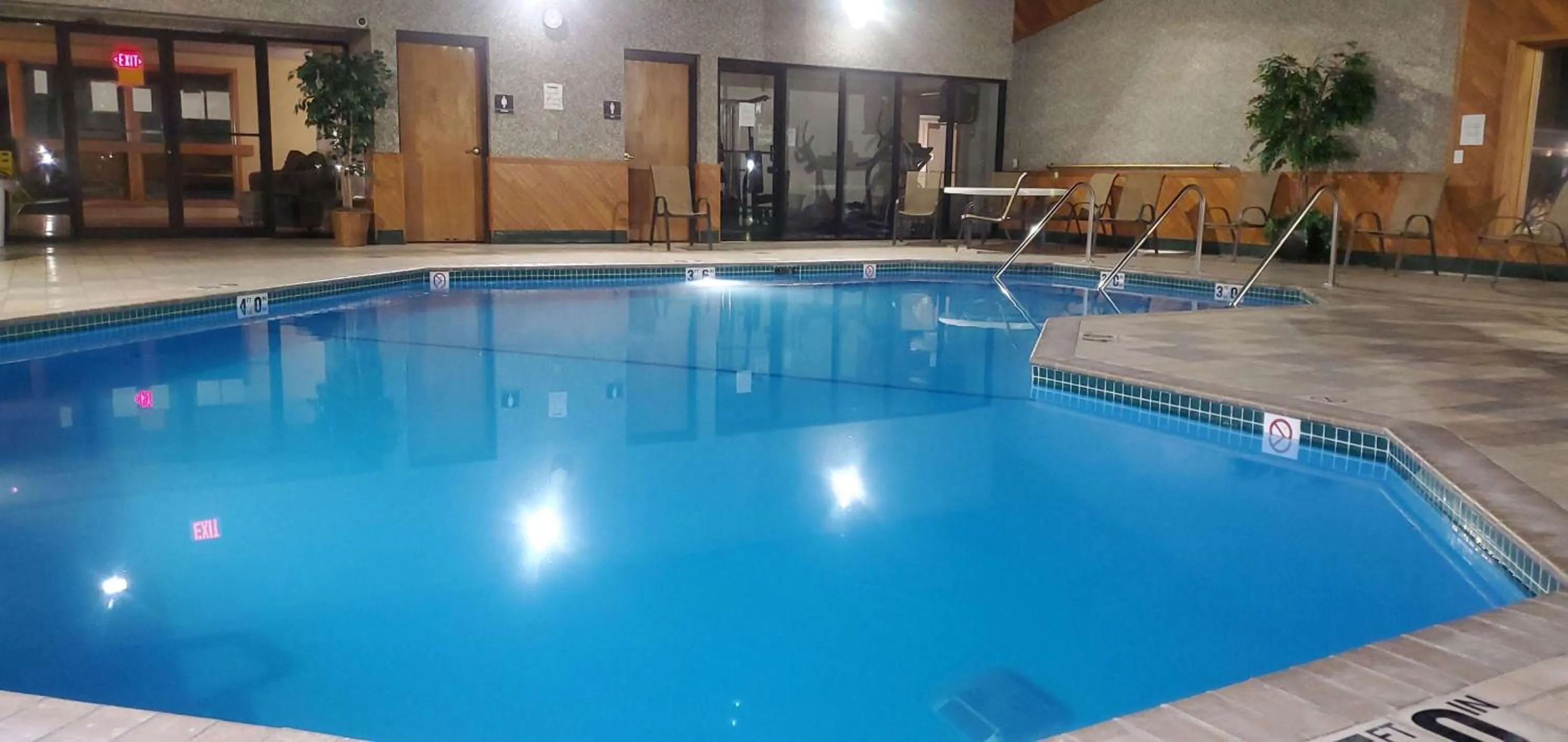 Swimming pool in Americas Best Value Inn Chippewa Falls