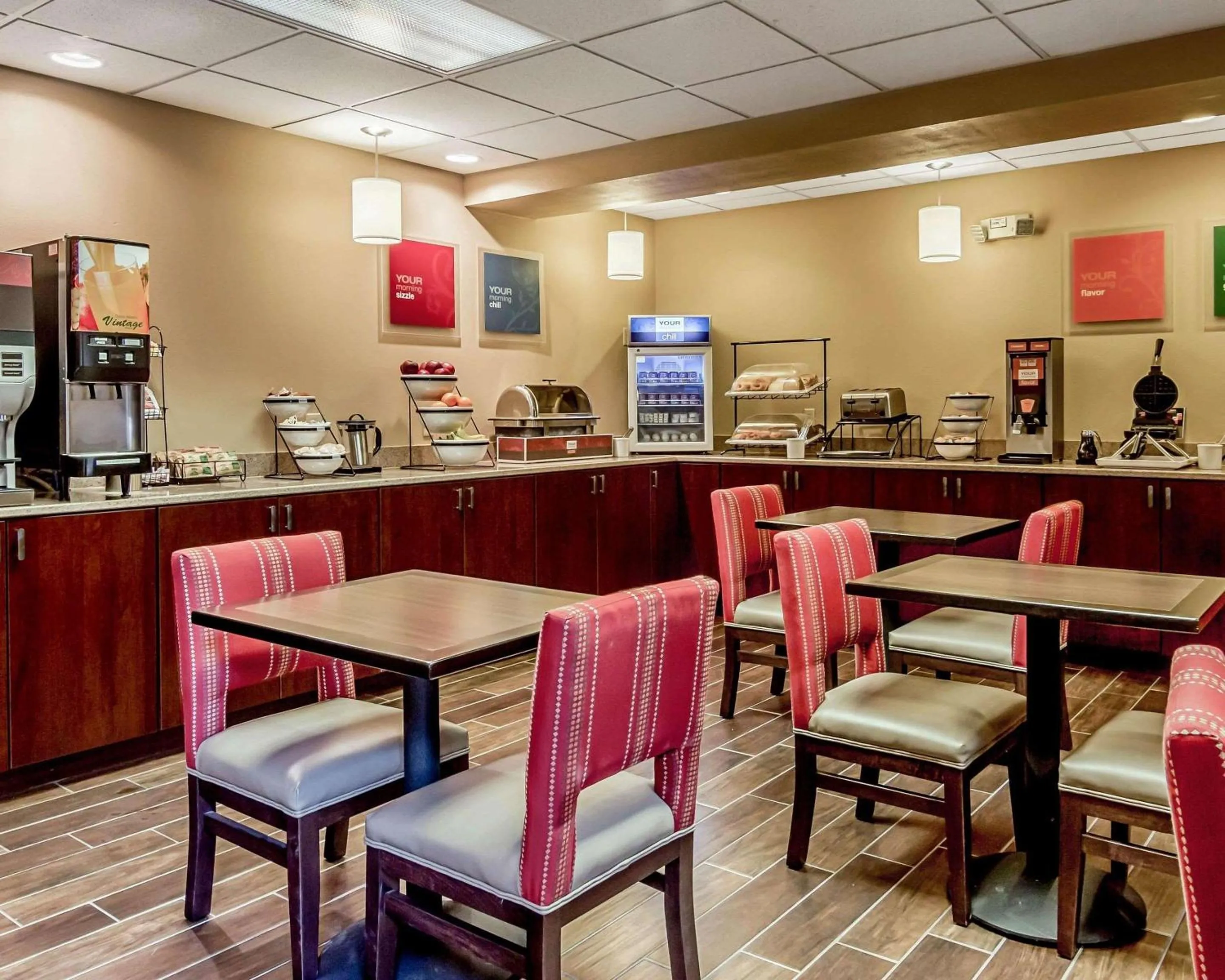 Restaurant/places to eat in Comfort Inn & Suites Grafton-Cedarburg
